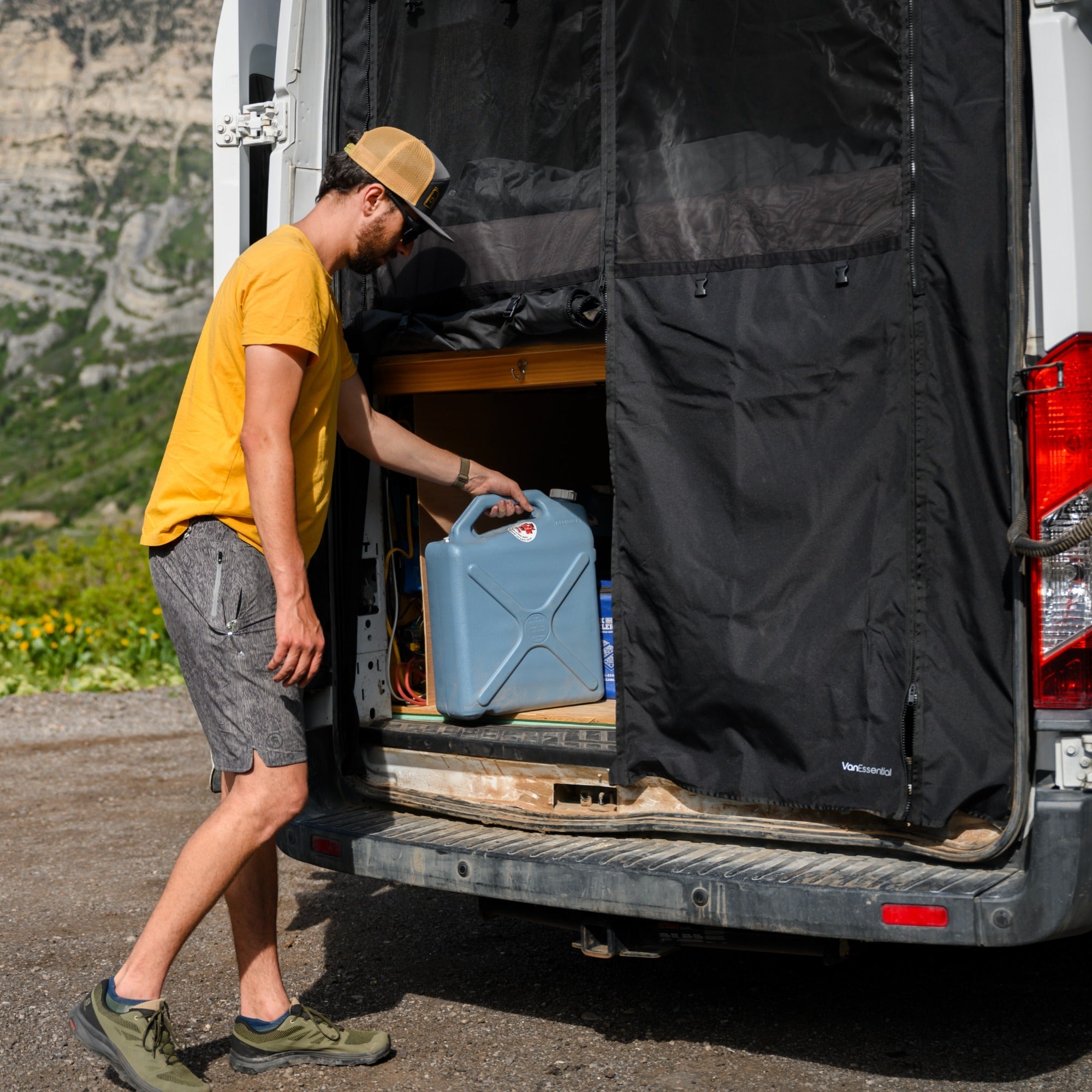 VanEssential Ford Transit Bug Screen - Rear Door - Rear-Door Airflow