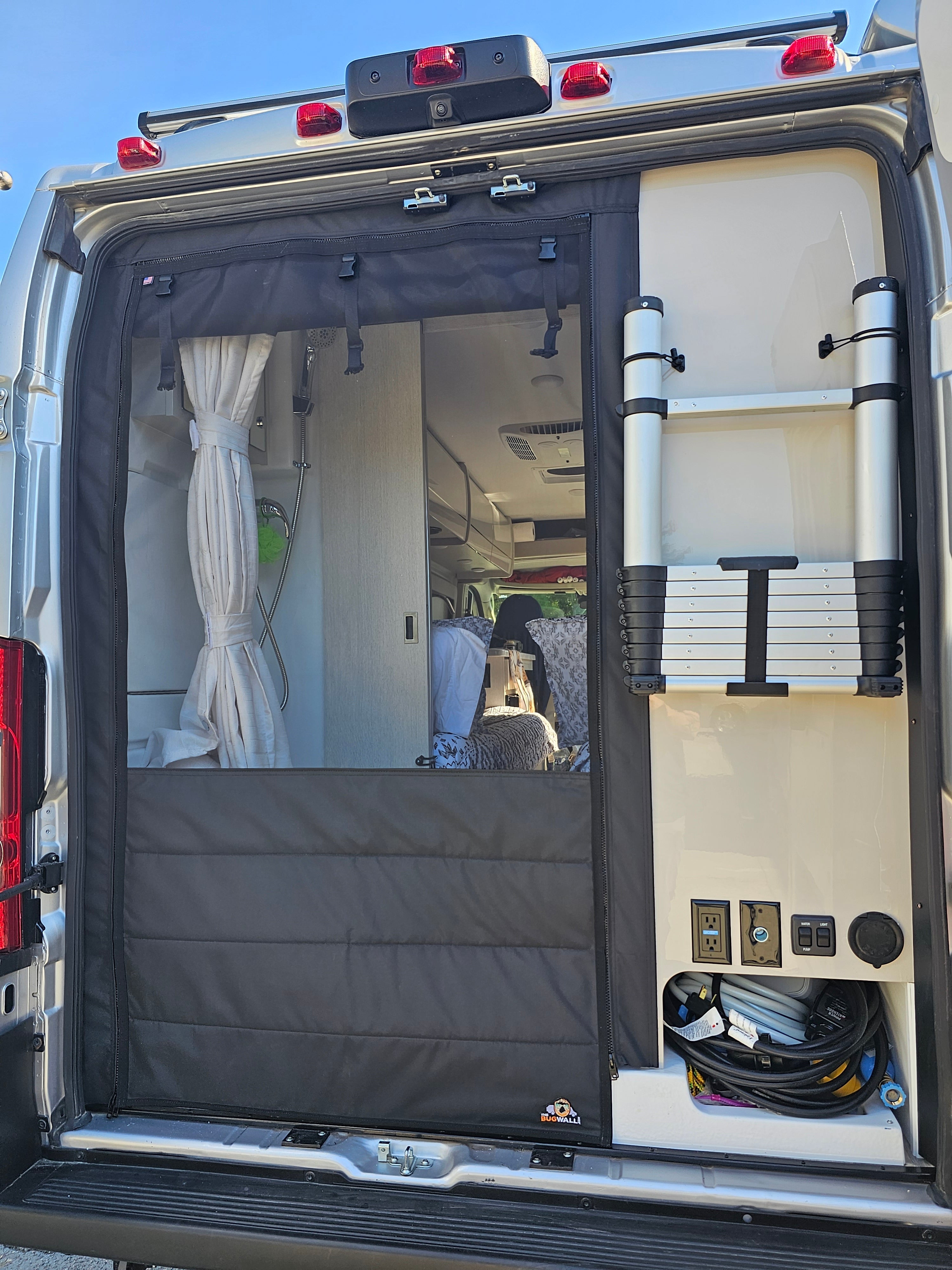 The Bug Wall Thor Sequence Rear Screen - Rear-Bath Privacy