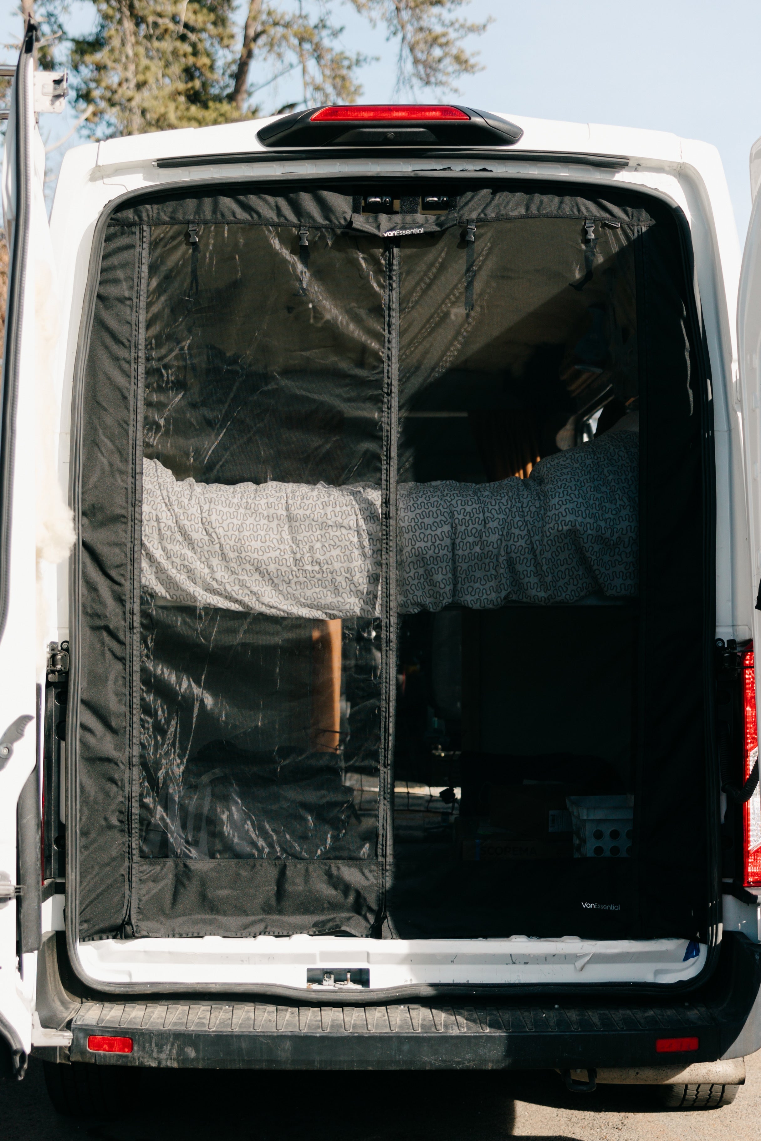 VanEssential Ford Transit Bug Screen - Rear Door - Rear-Door Airflow