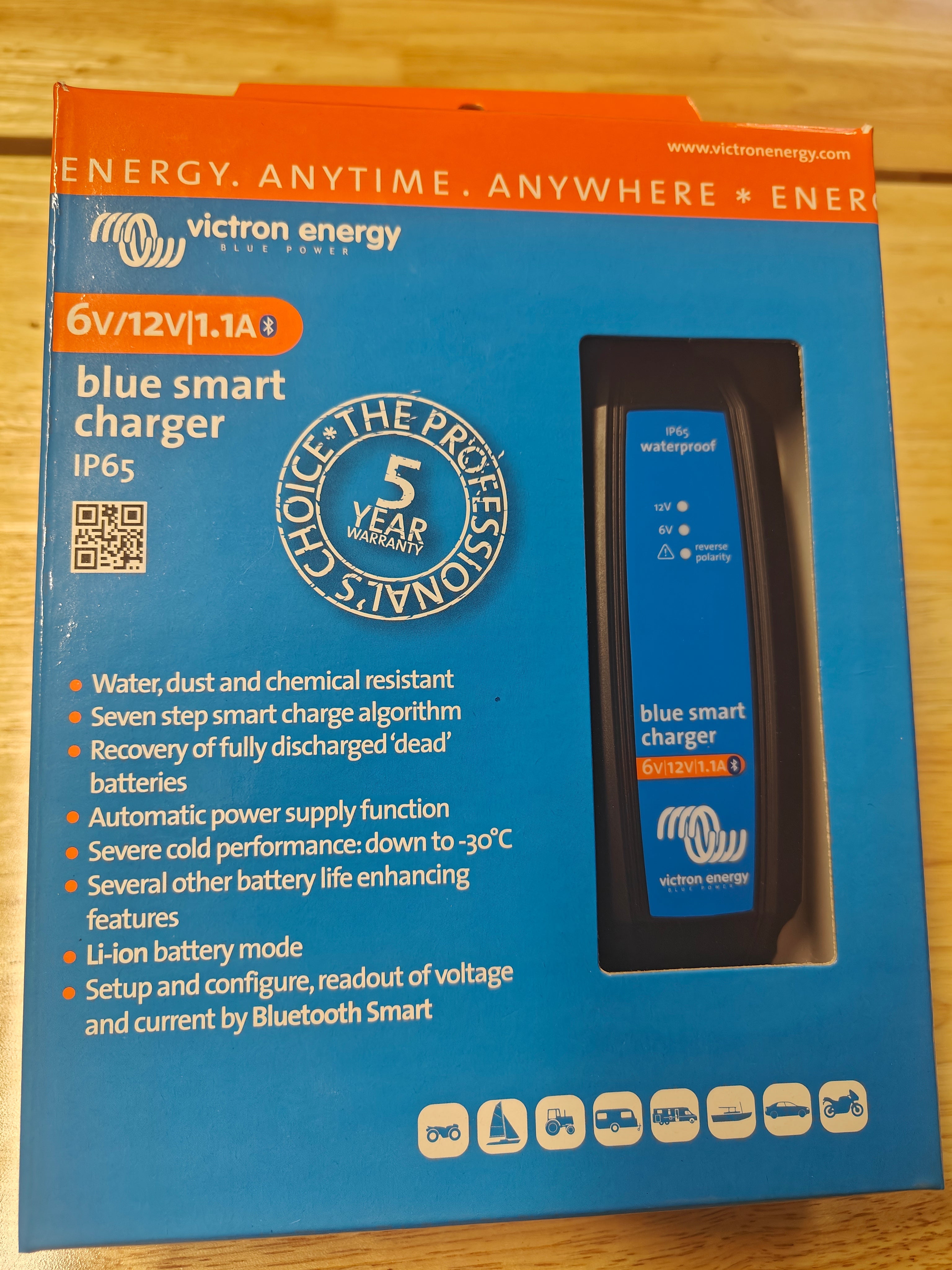 Victron BPC120134124R Blue Smart IP65 Charger 6V/12V-1,1 120V NEMA 1-15 Retail - Shore-Power Battery Charging