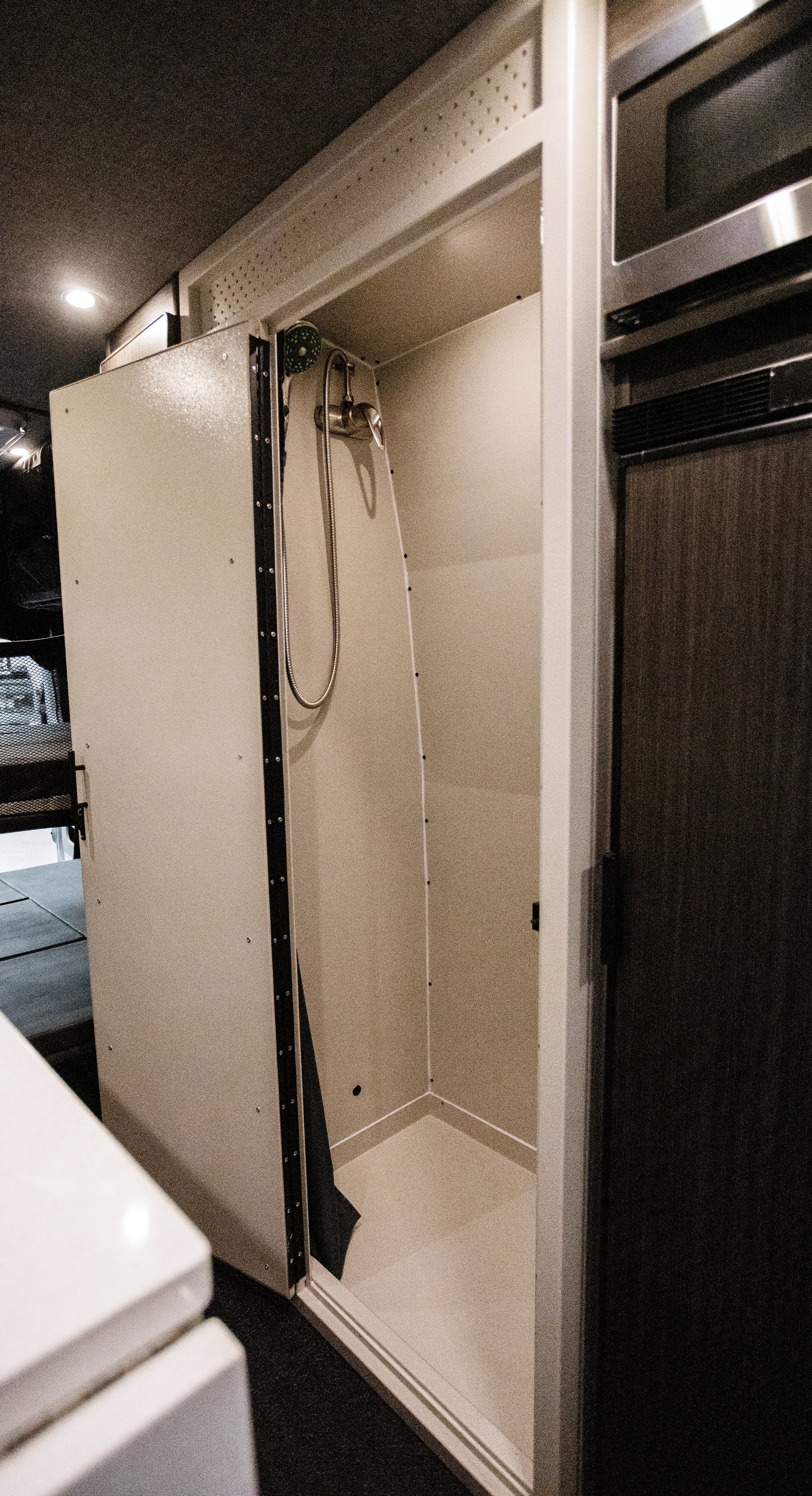 UNAKA GEAR CO. ALUMINUM CAMPER VAN SHOWER STALL (36" WIDTH)