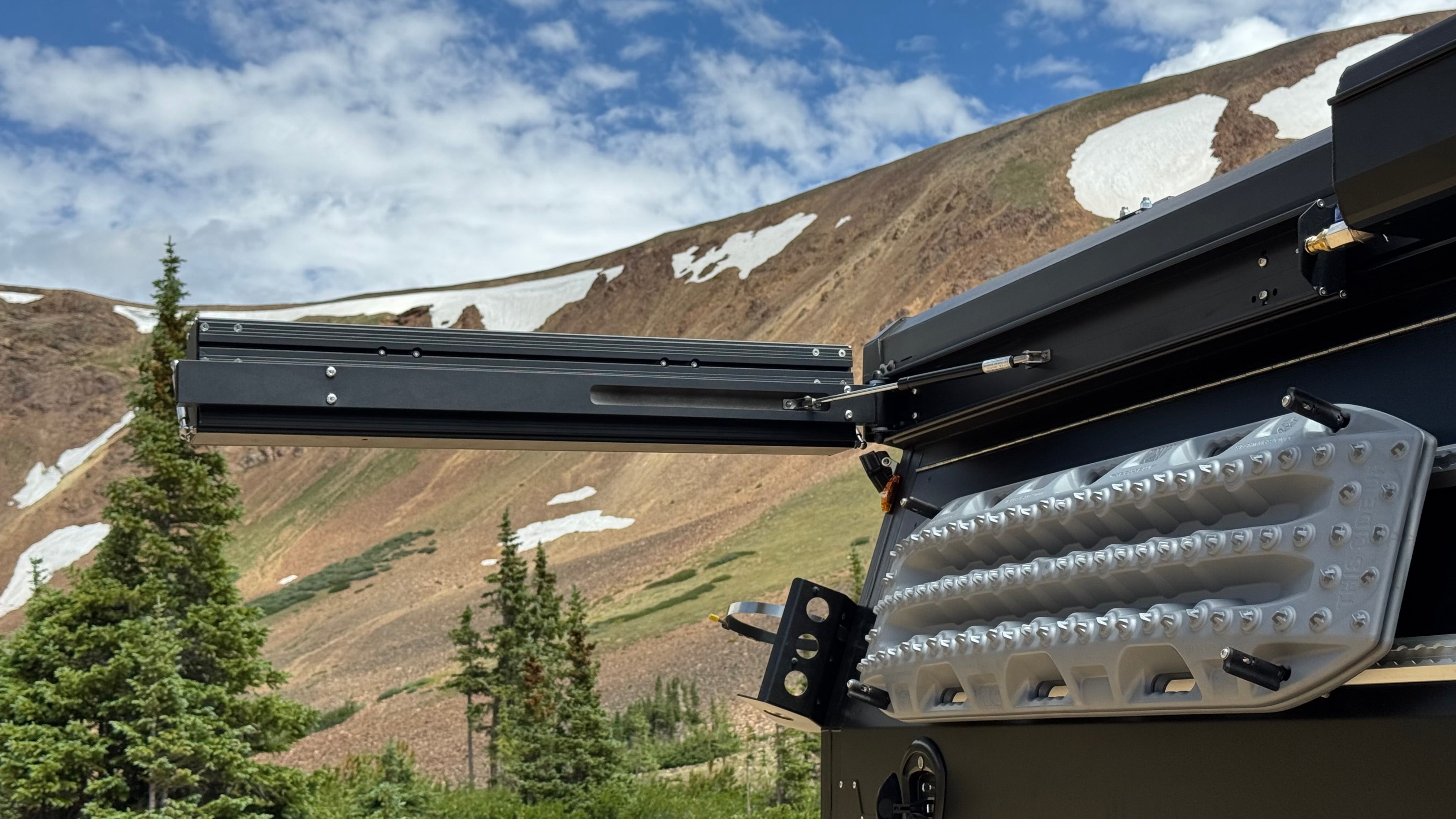 DIRTBOX OVERLAND ULTIMATE CAMP SHOWER & SWING-OUT SYSTEM KIT