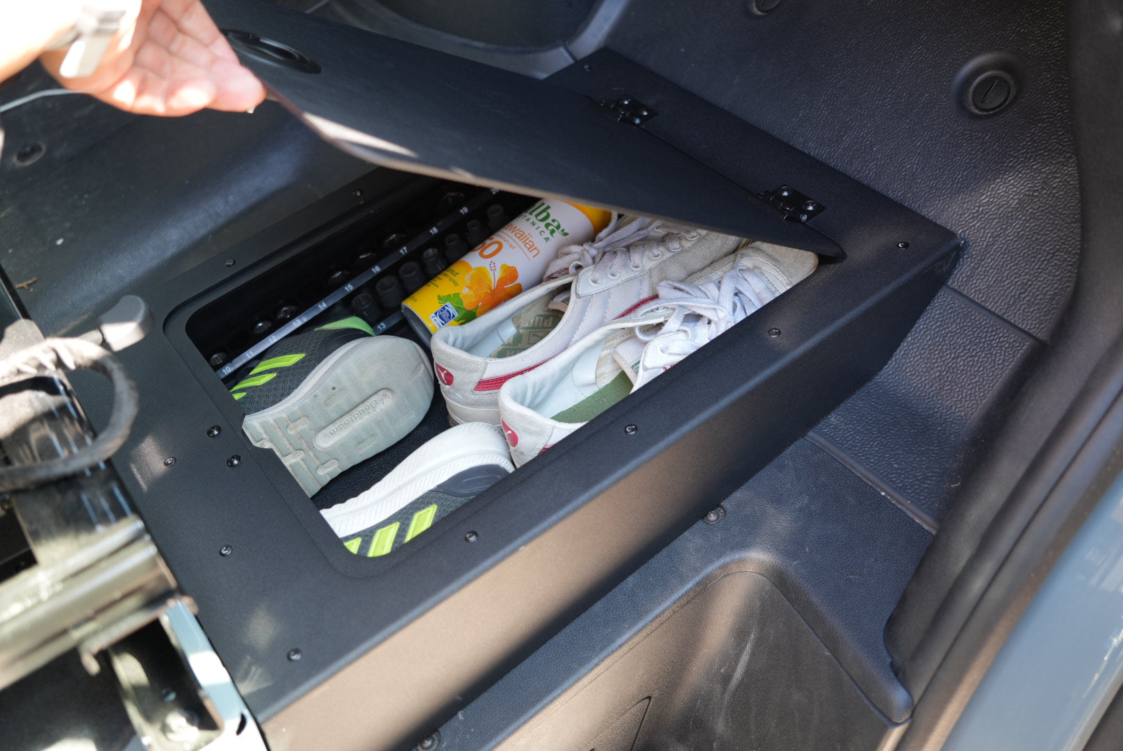 WHITE TOP ADVENTURES® SPRINTER PASSENGER RAISED FOOT PLATFORM