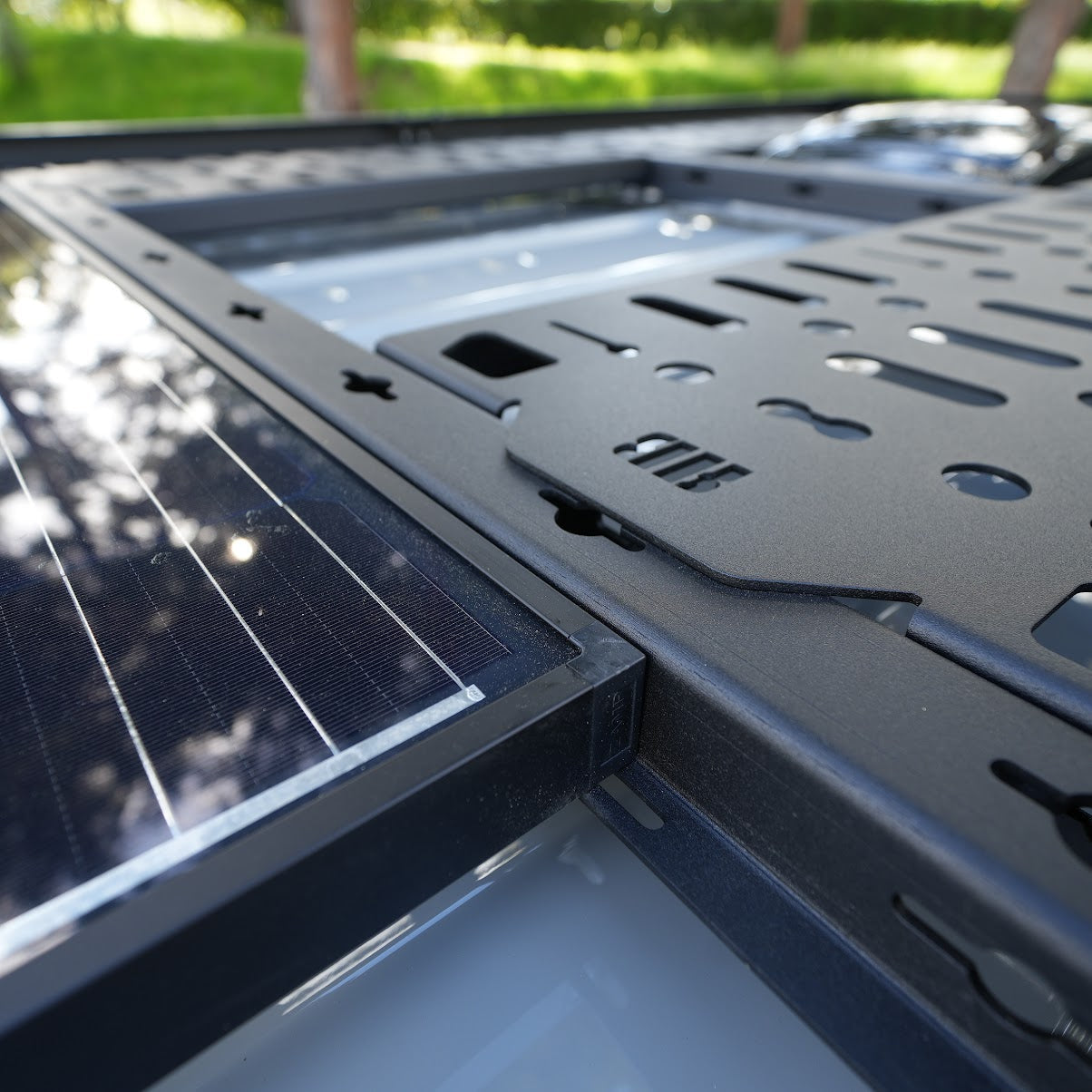 WEEKENDER OUTDOORS SLEEK ROOF RACK
