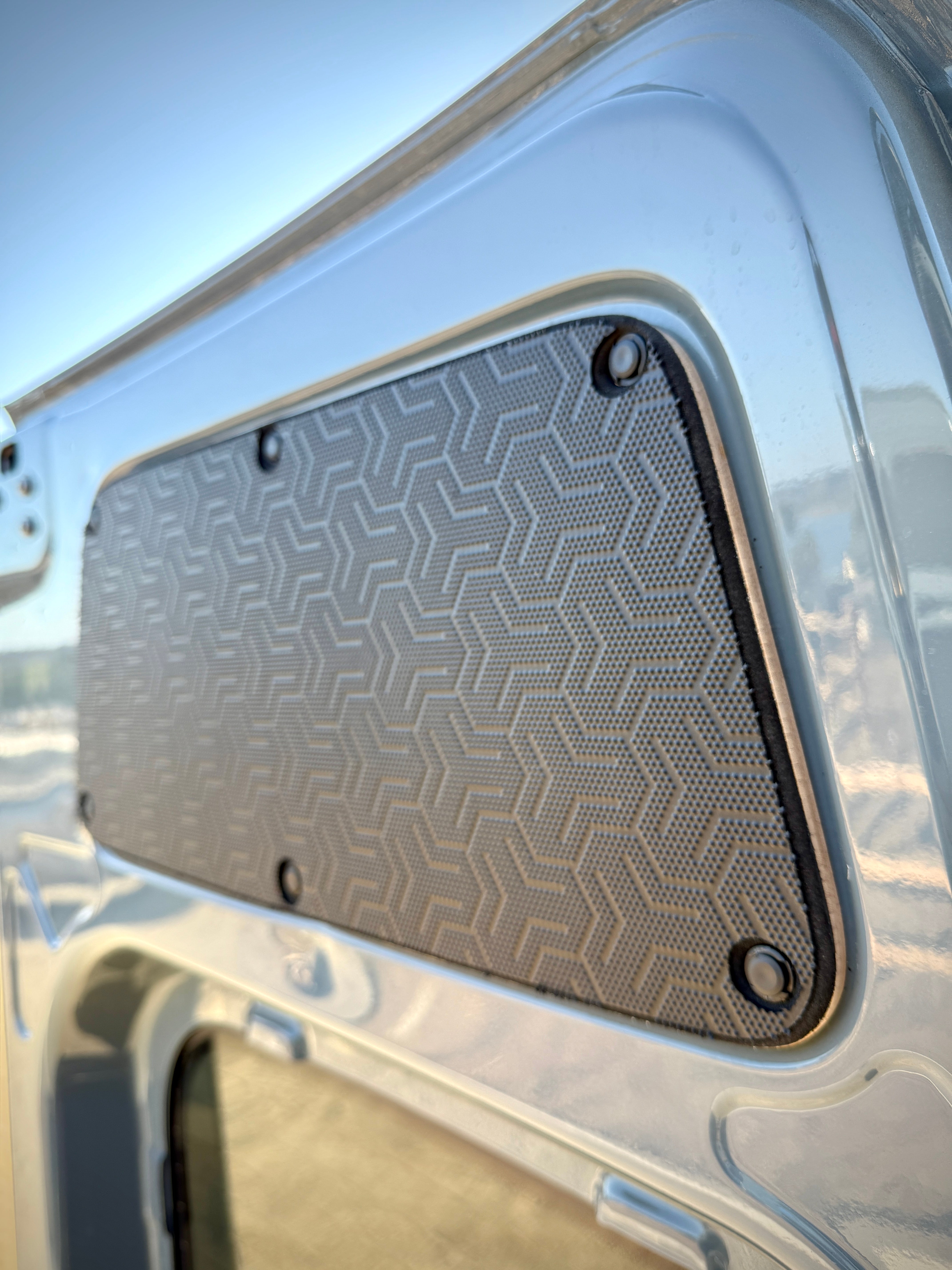 SANDY VANS SPRINTER SLIDER DOOR PANEL (TETRAPOD DESIGN) - 2007+