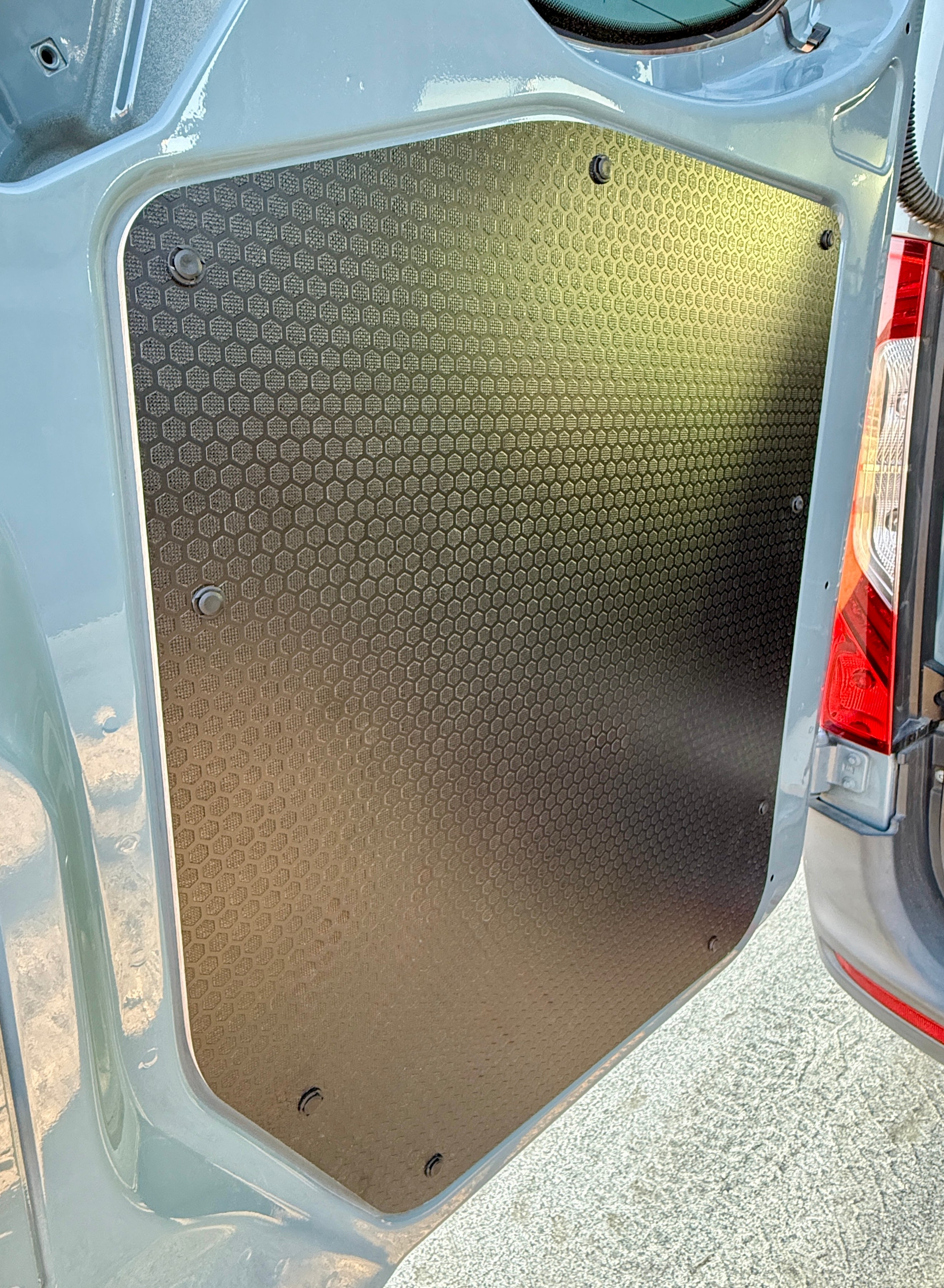 Sandy Vans Sprinter Lower Rear Door Panels (Black-Hex)