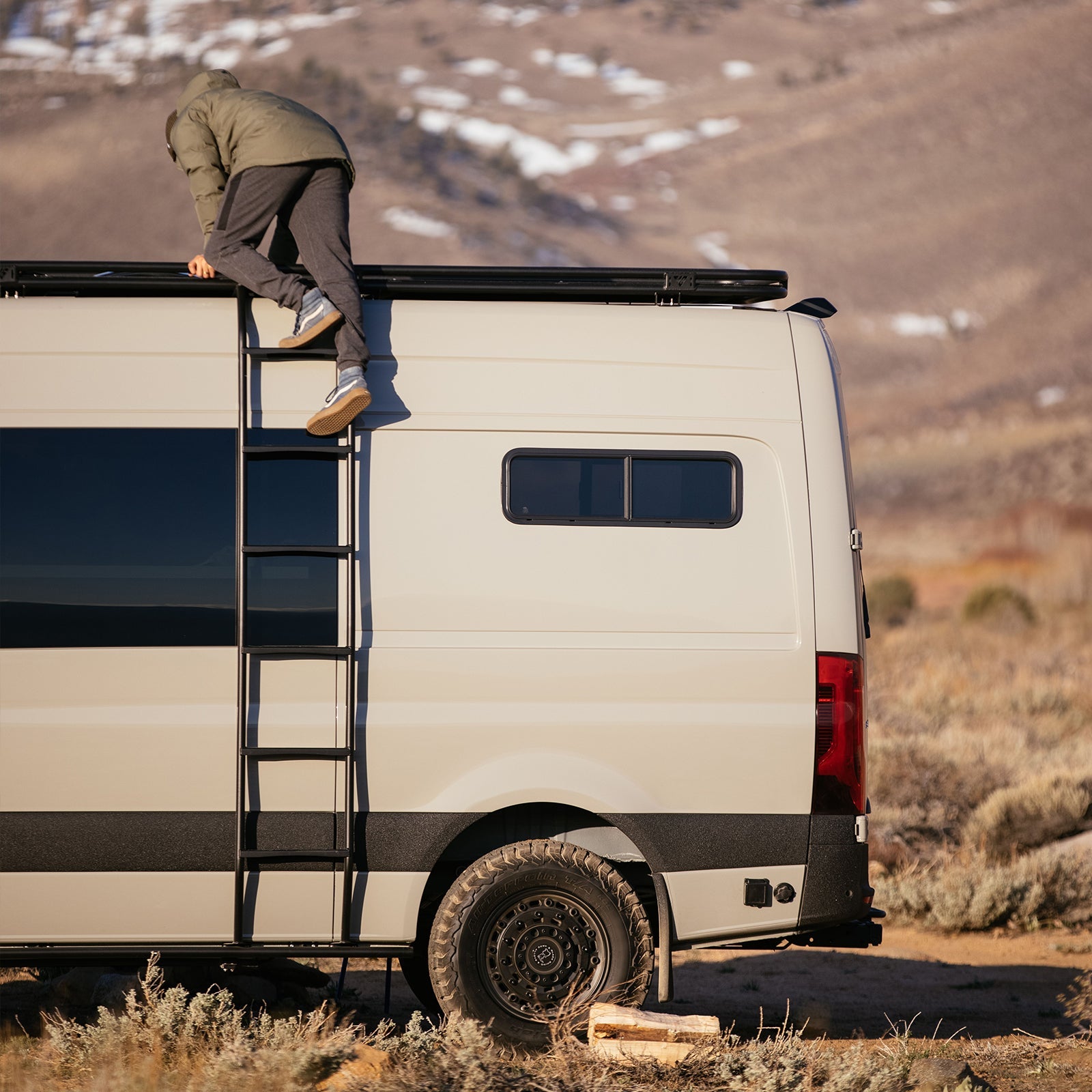VANSPEED HIGH ROOF SIDE LADDER (2014+)