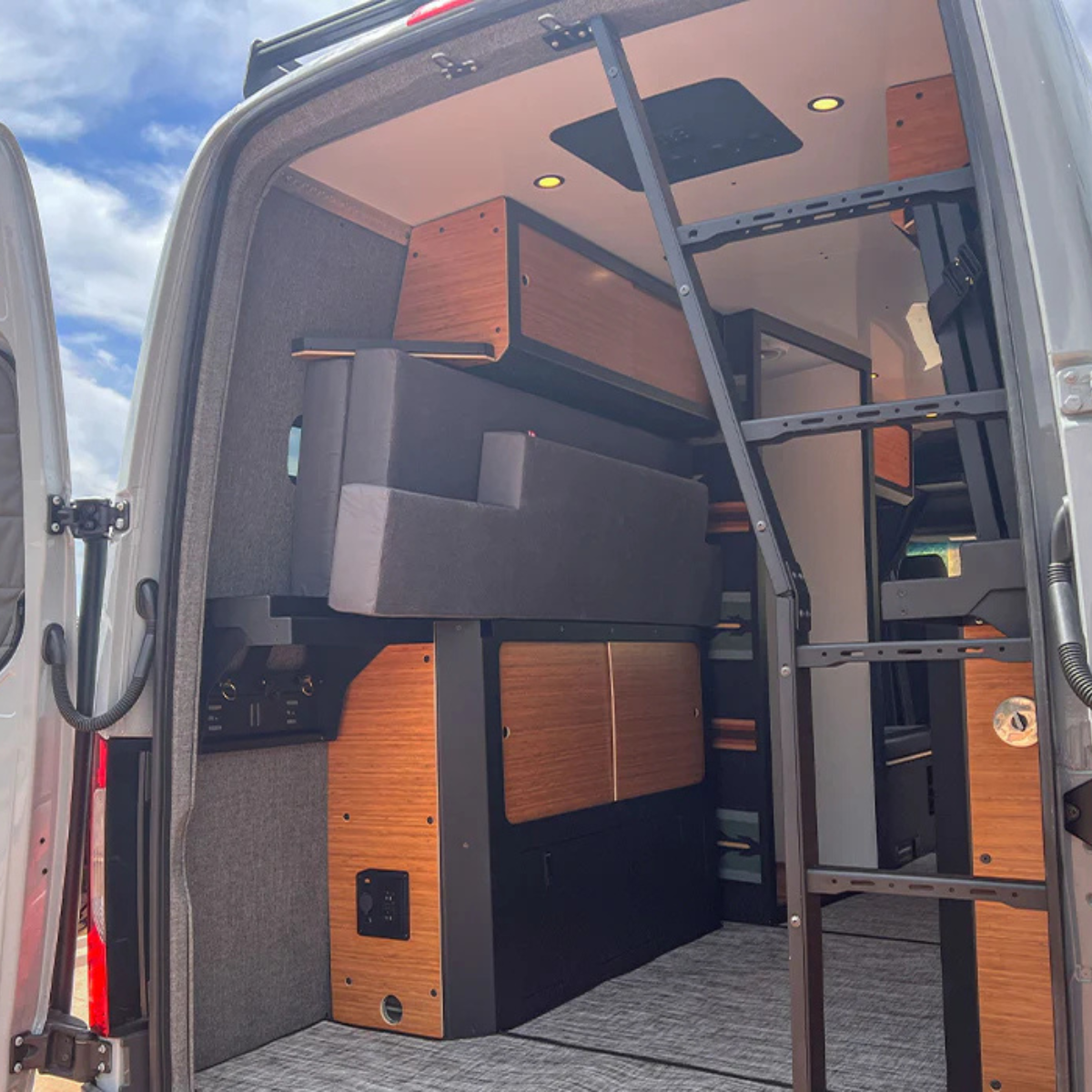 Rigwell Made Sprinter 170 Nomad Murphy Bed - Three-Mode System