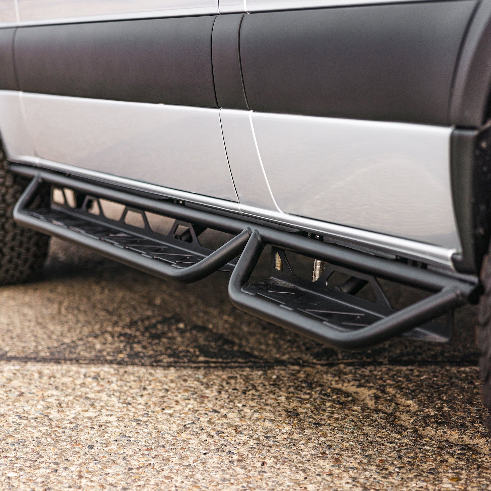 VANSPEED SIDE STEPS & HIGH-TRACTION RUNNING BOARDS