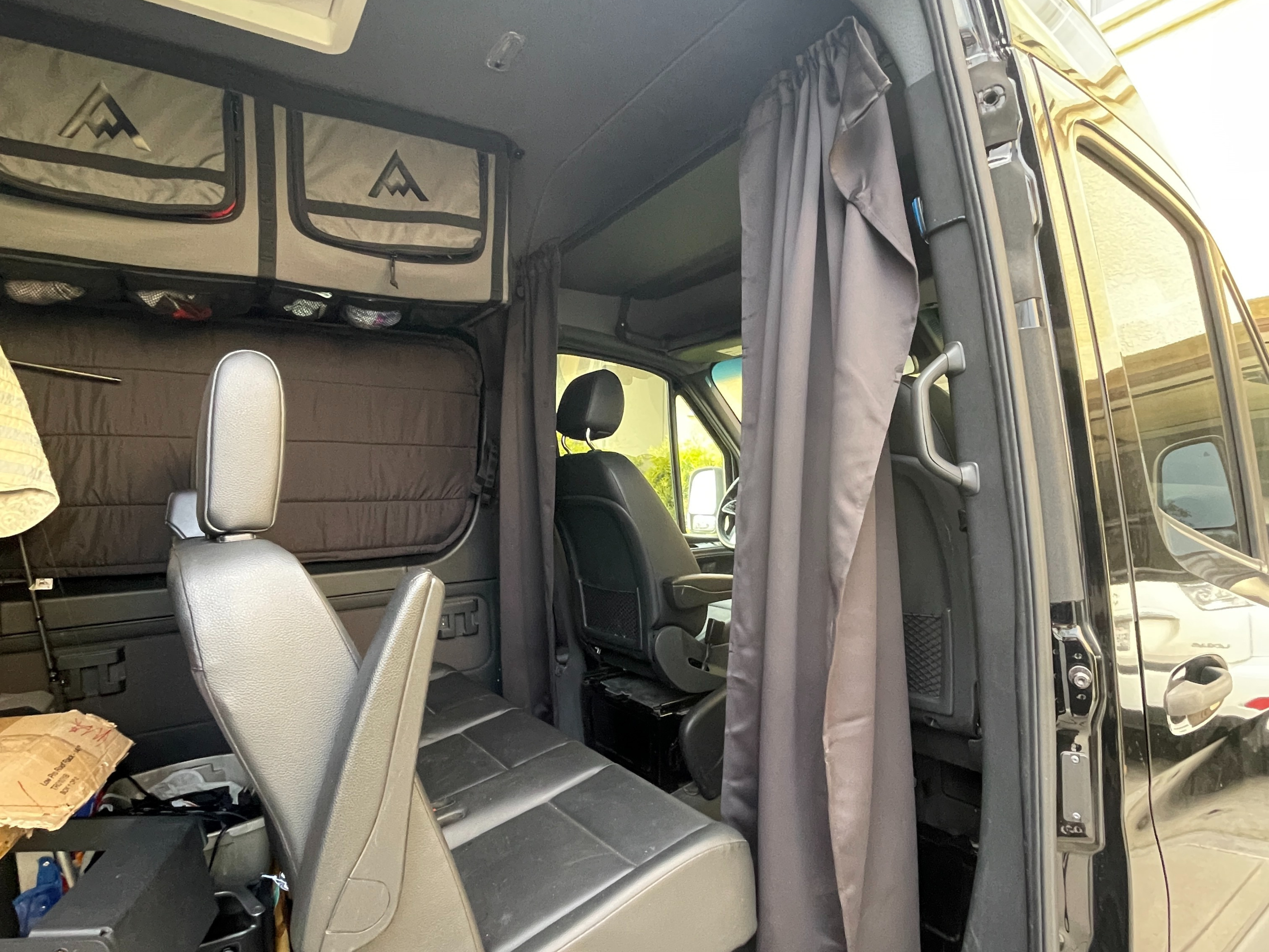 SPRINTER VAN TOTAL BLACKOUT CURTAIN