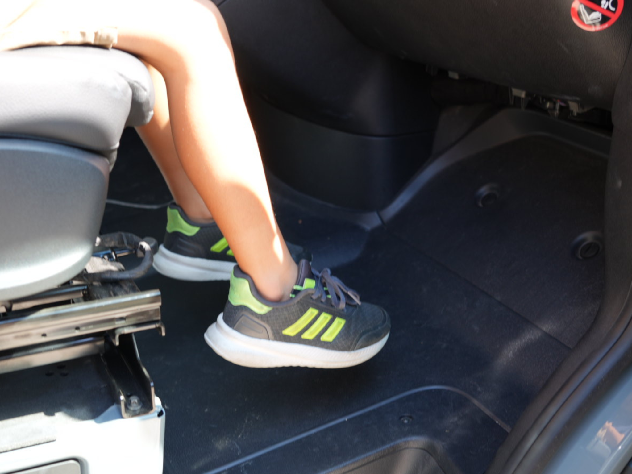 WHITE TOP ADVENTURES® SPRINTER PASSENGER RAISED FOOT PLATFORM