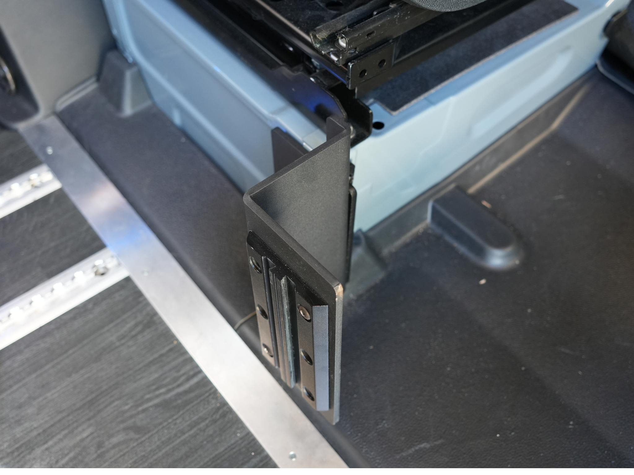 WHITE TOP ADVENTURES® SPRINTER DRIVER B-PILLAR TABLE ADAPTER BRACKET
