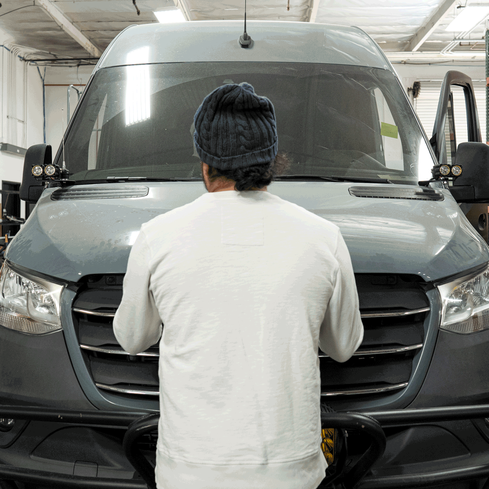 VANSPEED HOOD STRUT KIT (2019+)