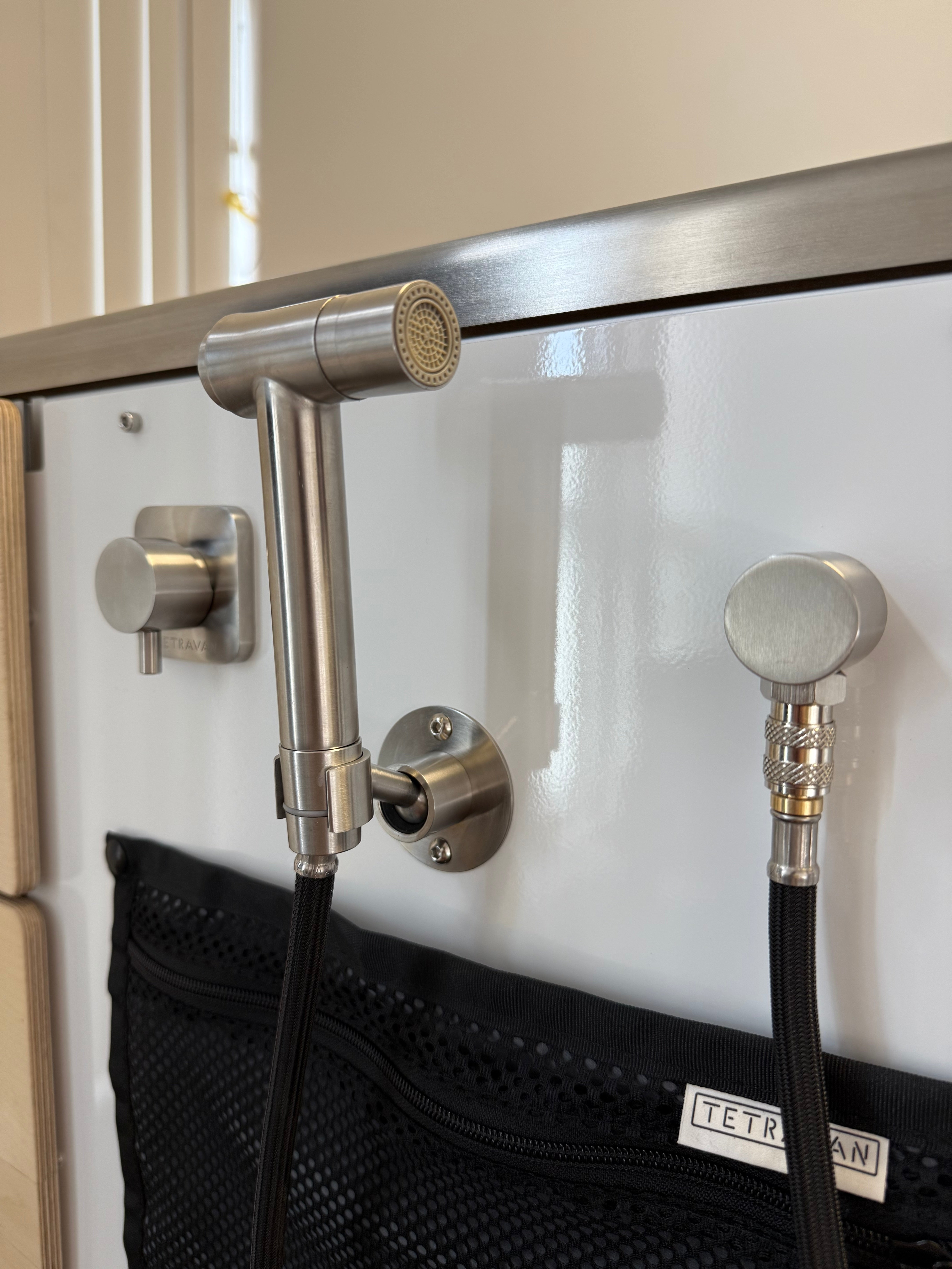 TETRAVAN SHOWER PORT SYSTEM