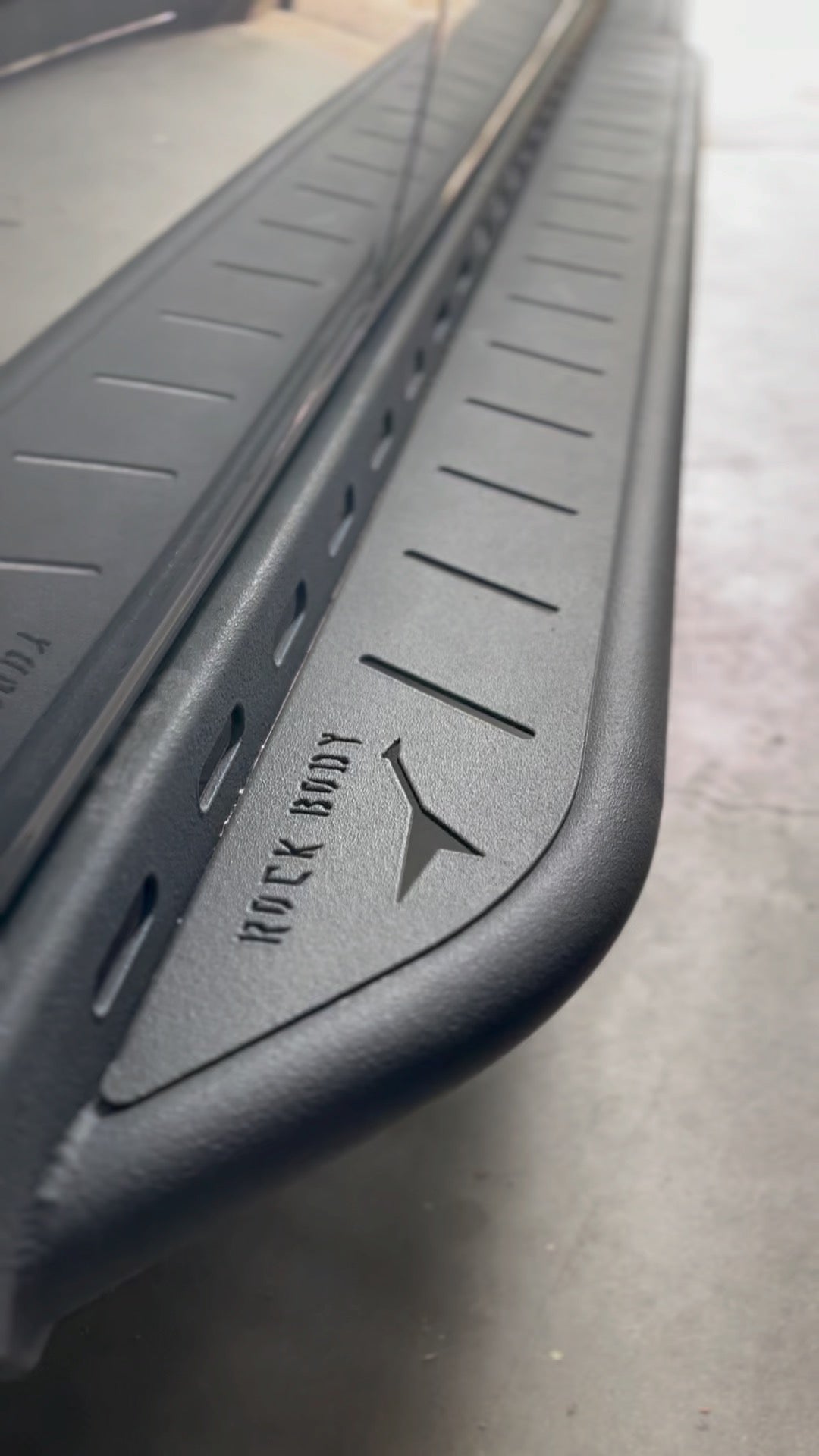 AVATAR OFF-ROAD ROCKBODY SIDE STEPS