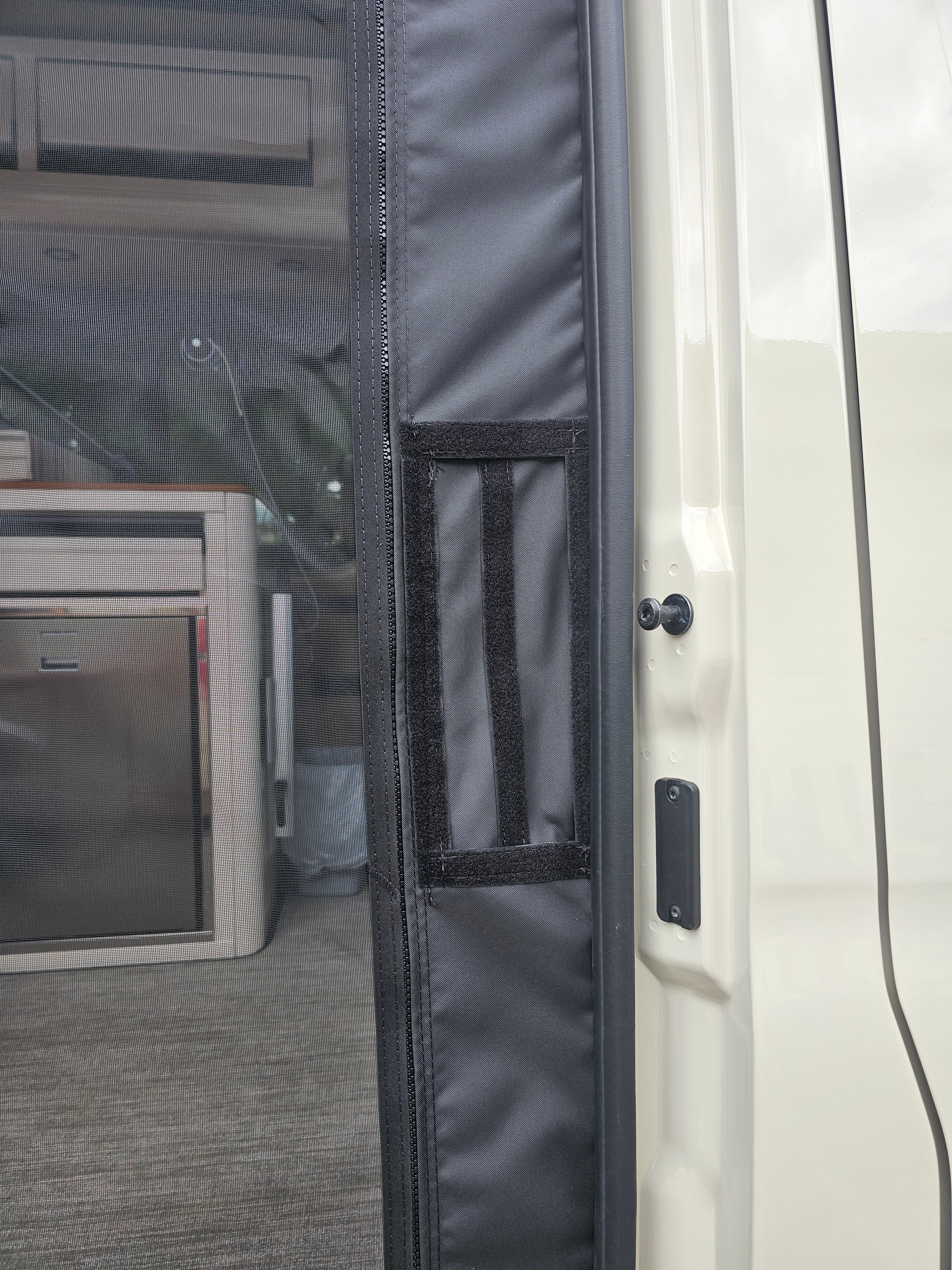 The Bug Wall Sprinter 2025+ Sliding Screen - New-Latch Fit