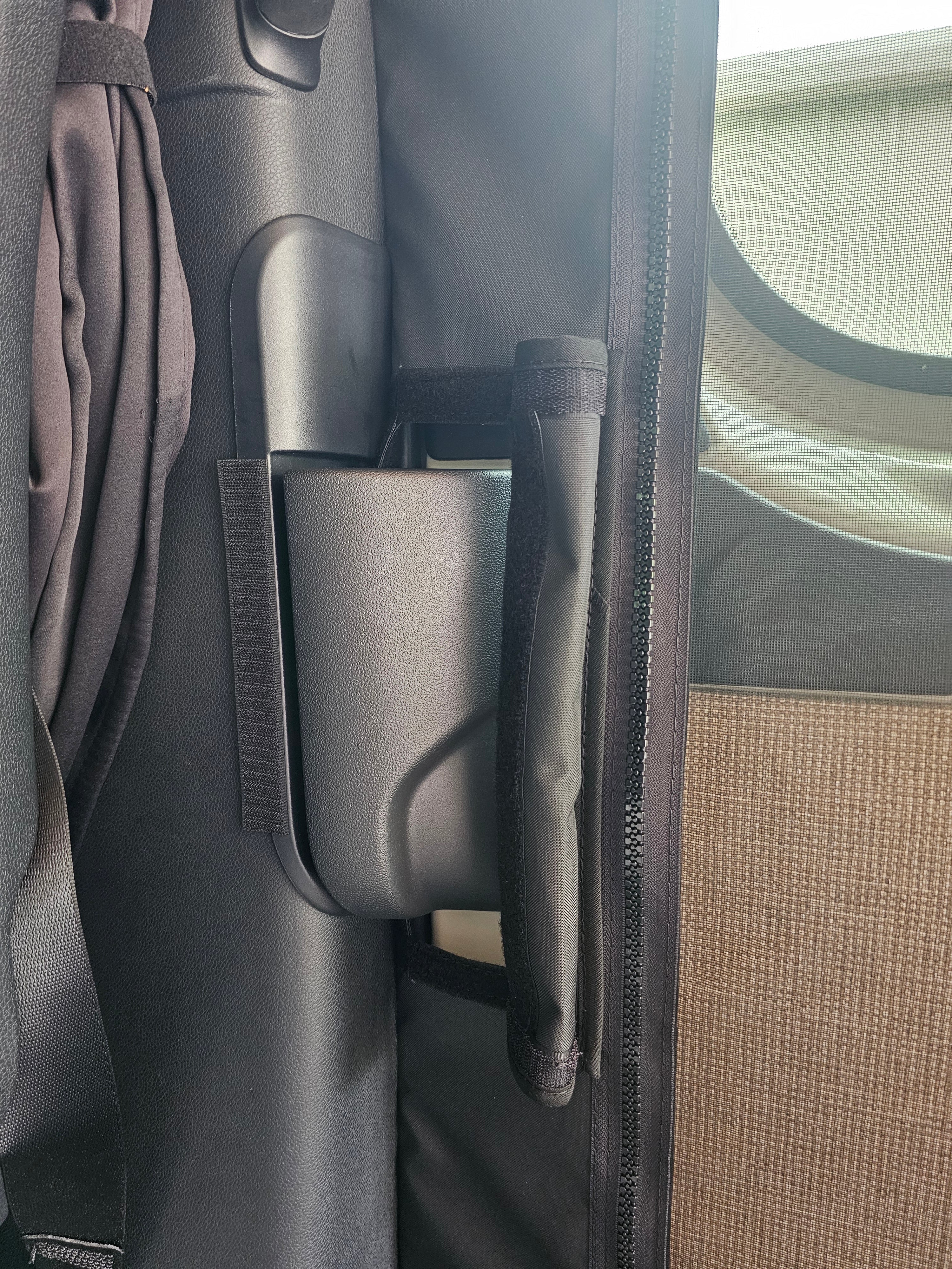 The Bug Wall Sprinter 2025+ Sliding Screen - New-Latch Fit