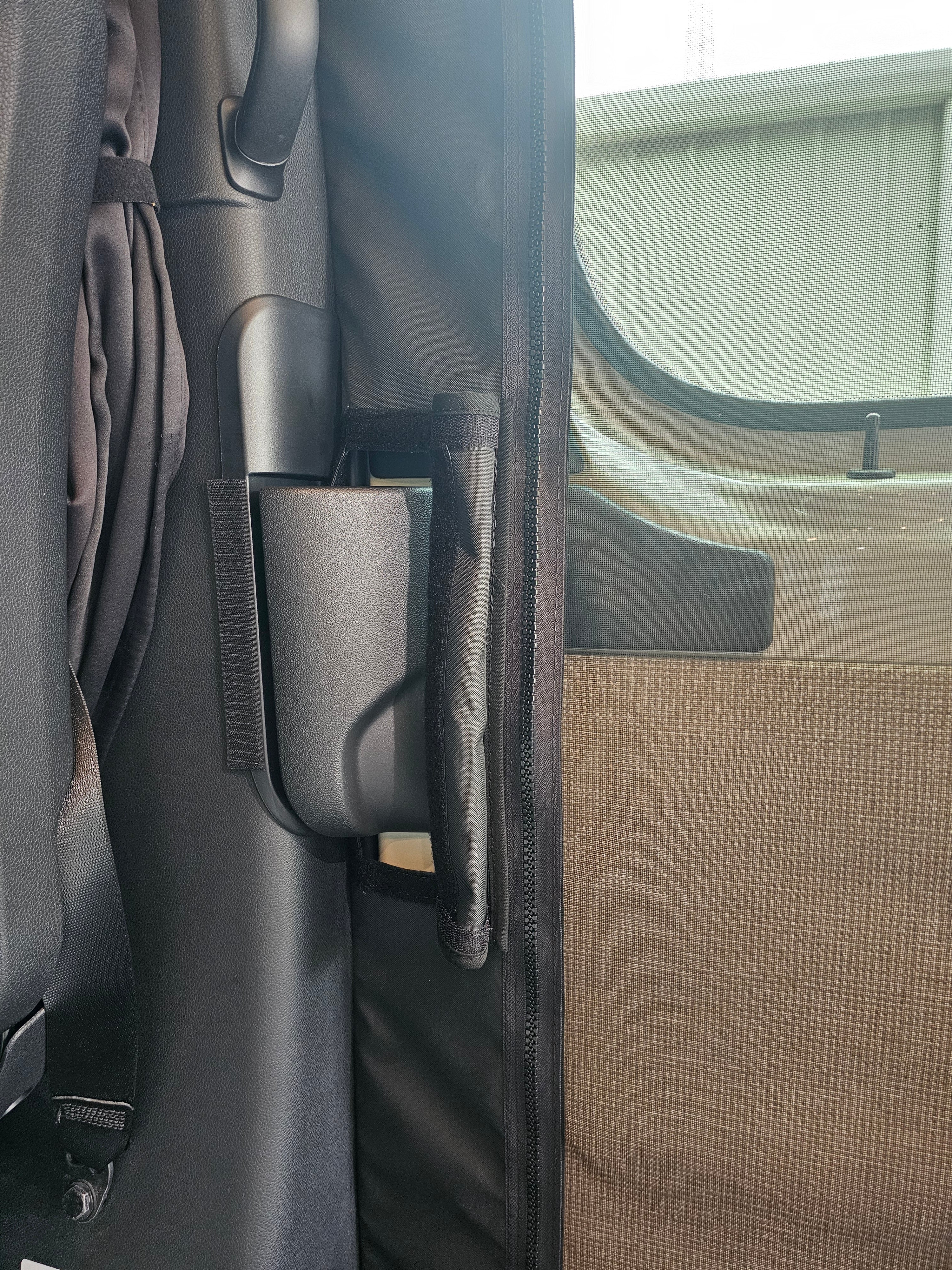 The Bug Wall Sprinter 2025+ Sliding Screen - New-Latch Fit