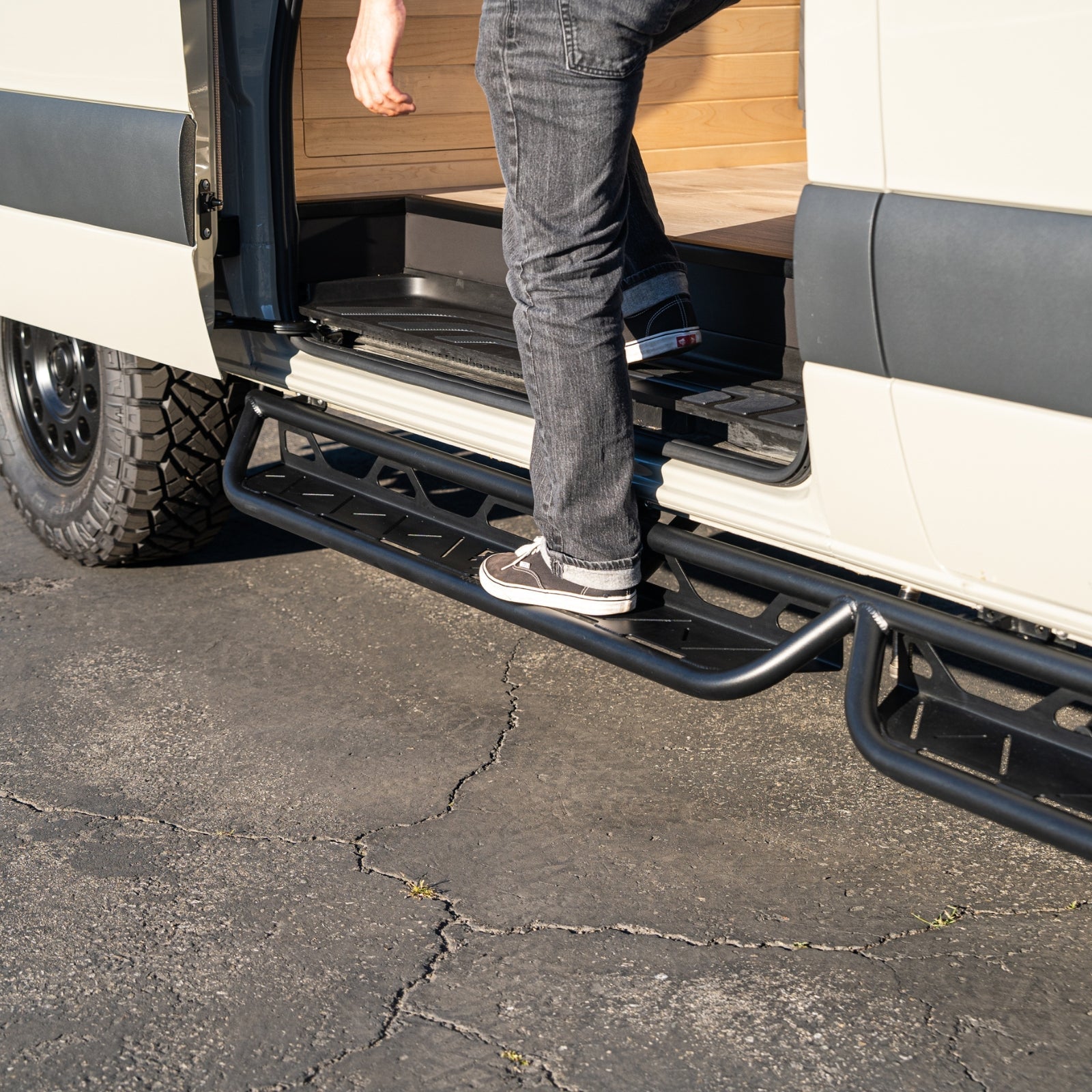 VANSPEED SIDE STEPS & HIGH-TRACTION RUNNING BOARDS