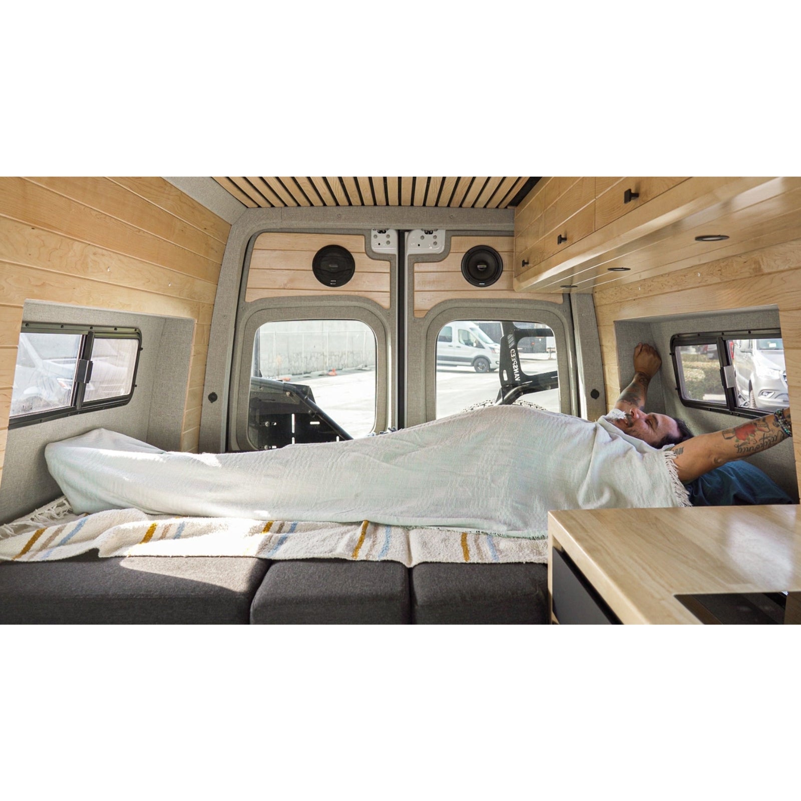 VANSPEED REAR BED FLARES & SIDE CAPSULES