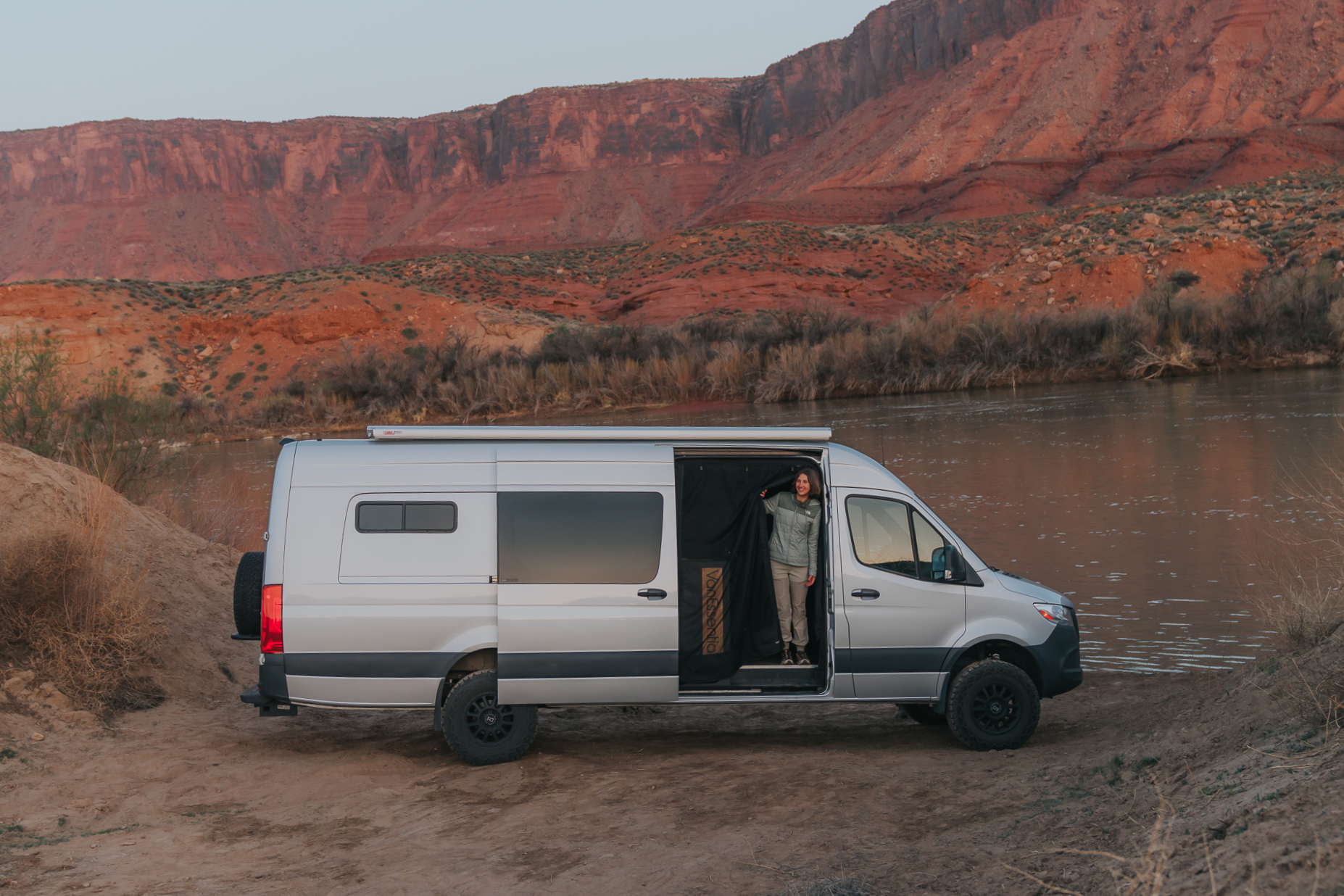VanEssential Mercedes Sprinter Bug Screen - Sliding Door - Sealed Slider Airflow