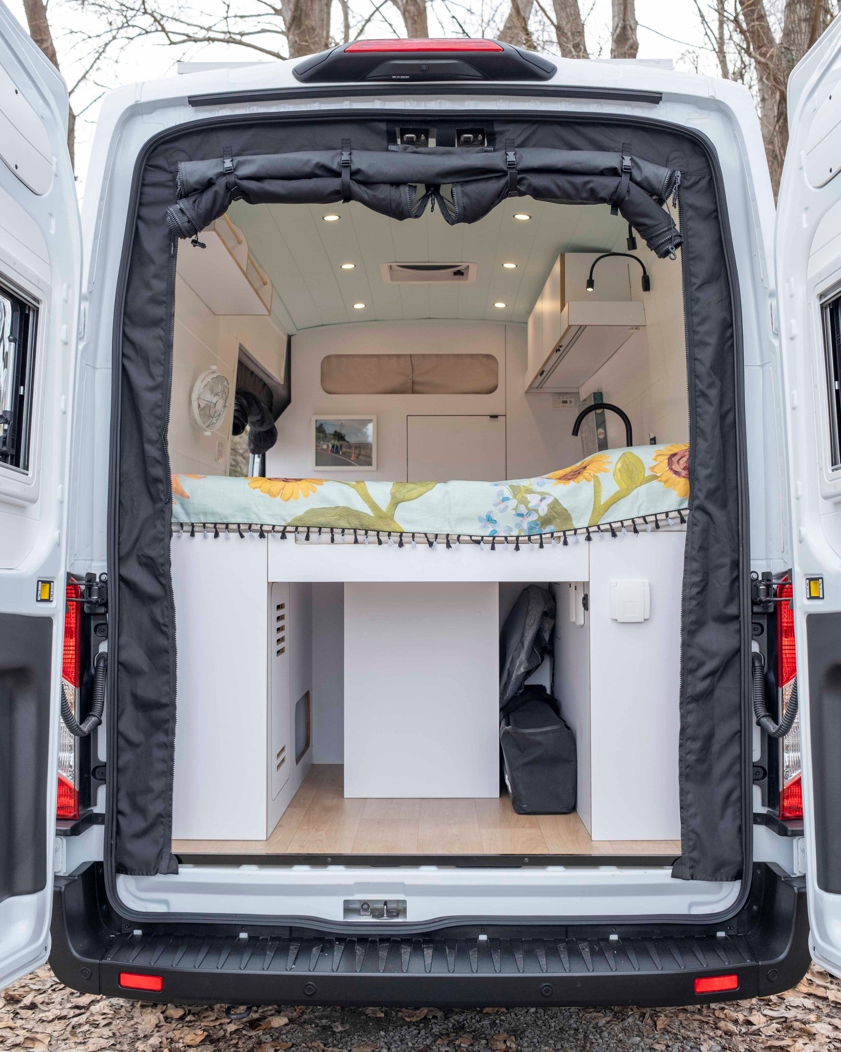VanEssential Ford Transit Bug Screen - Rear Door - Rear-Door Airflow