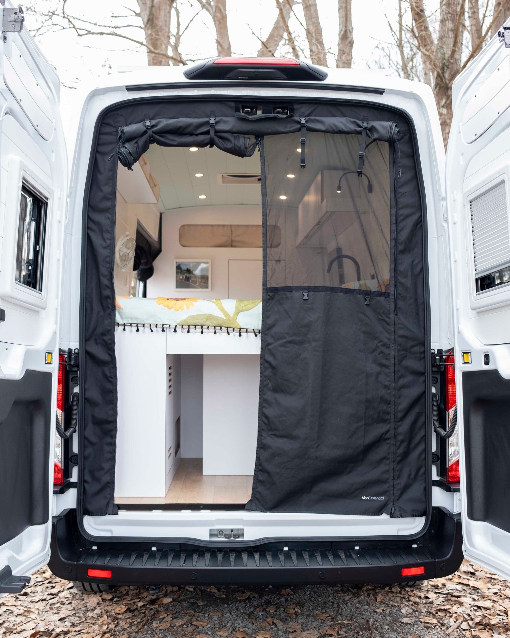 VanEssential Ford Transit Bug Screen - Rear Door - Rear-Door Airflow