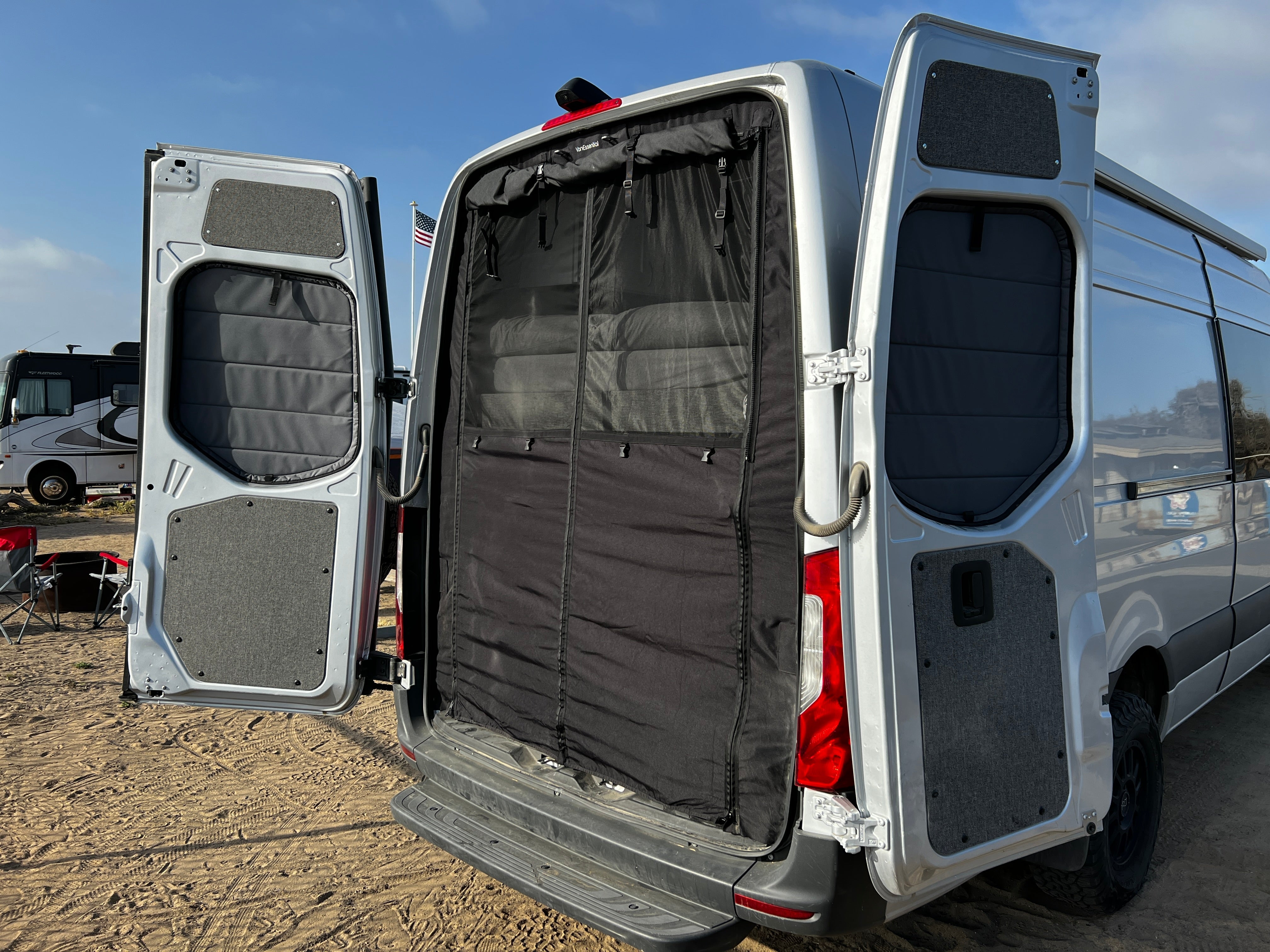 VanEssential Mercedes Sprinter Bug Screen - Rear Door - Rear-Door Airflow