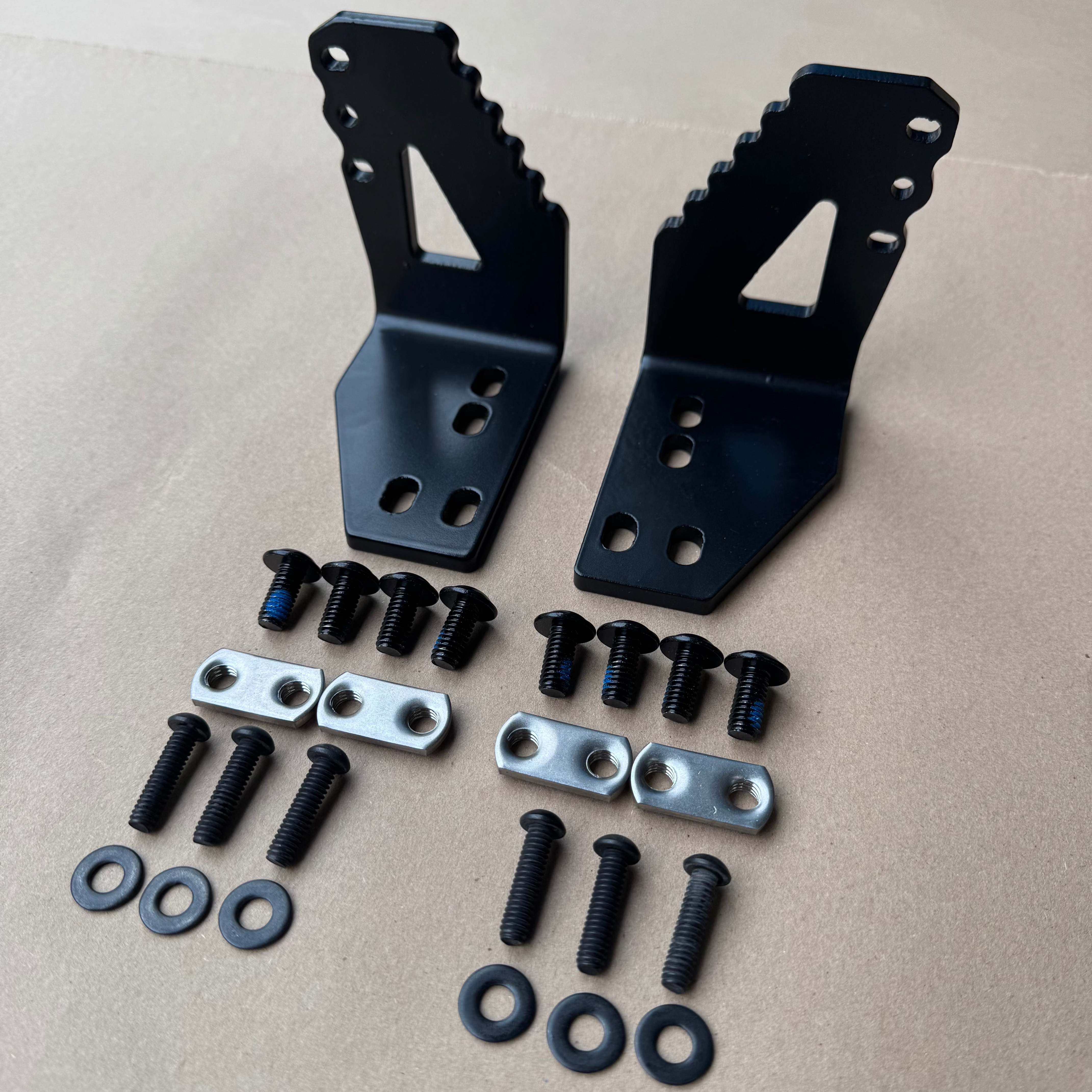 Unaka Gear Co. DIODE DYNAMIC SS5 SPRINTER PREMIUM ADAPTER BRACKET INSTALL KIT - Light Bar Mounting Hardware