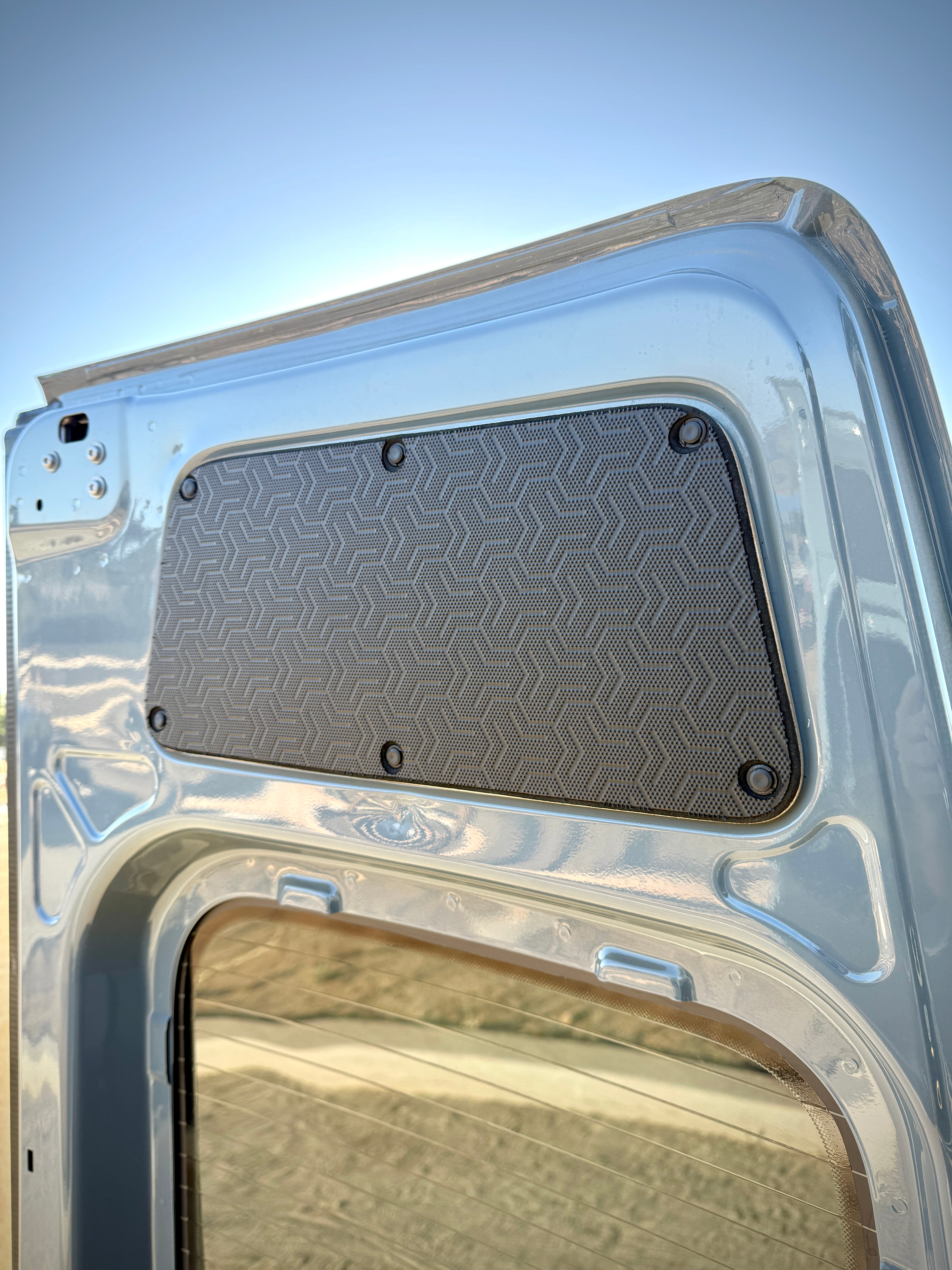 SANDY VANS SPRINTER SLIDER DOOR PANEL (TETRAPOD DESIGN) - 2007+