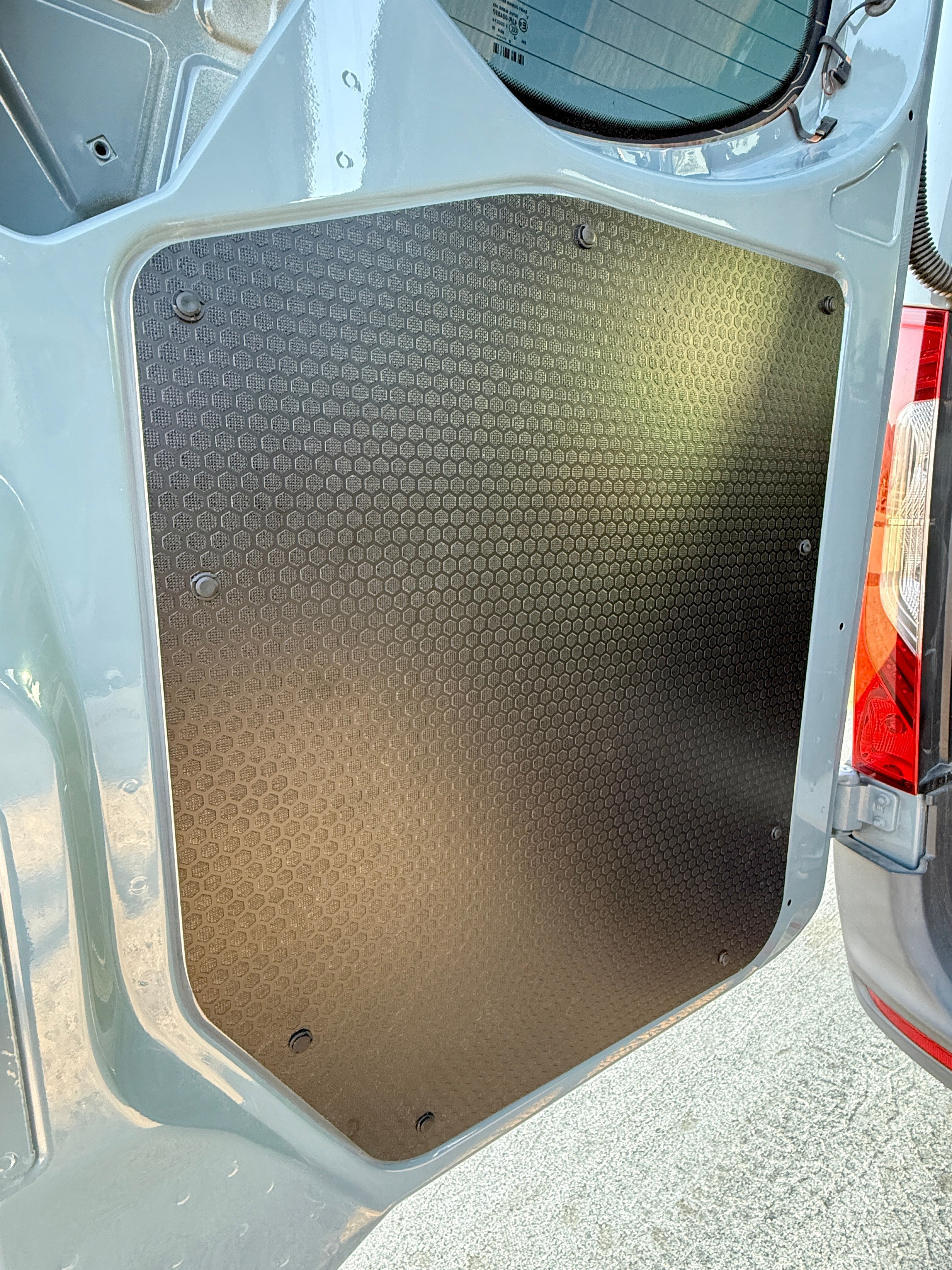 Sandy Vans Sprinter Lower Rear Door Panels (Black-Hex)