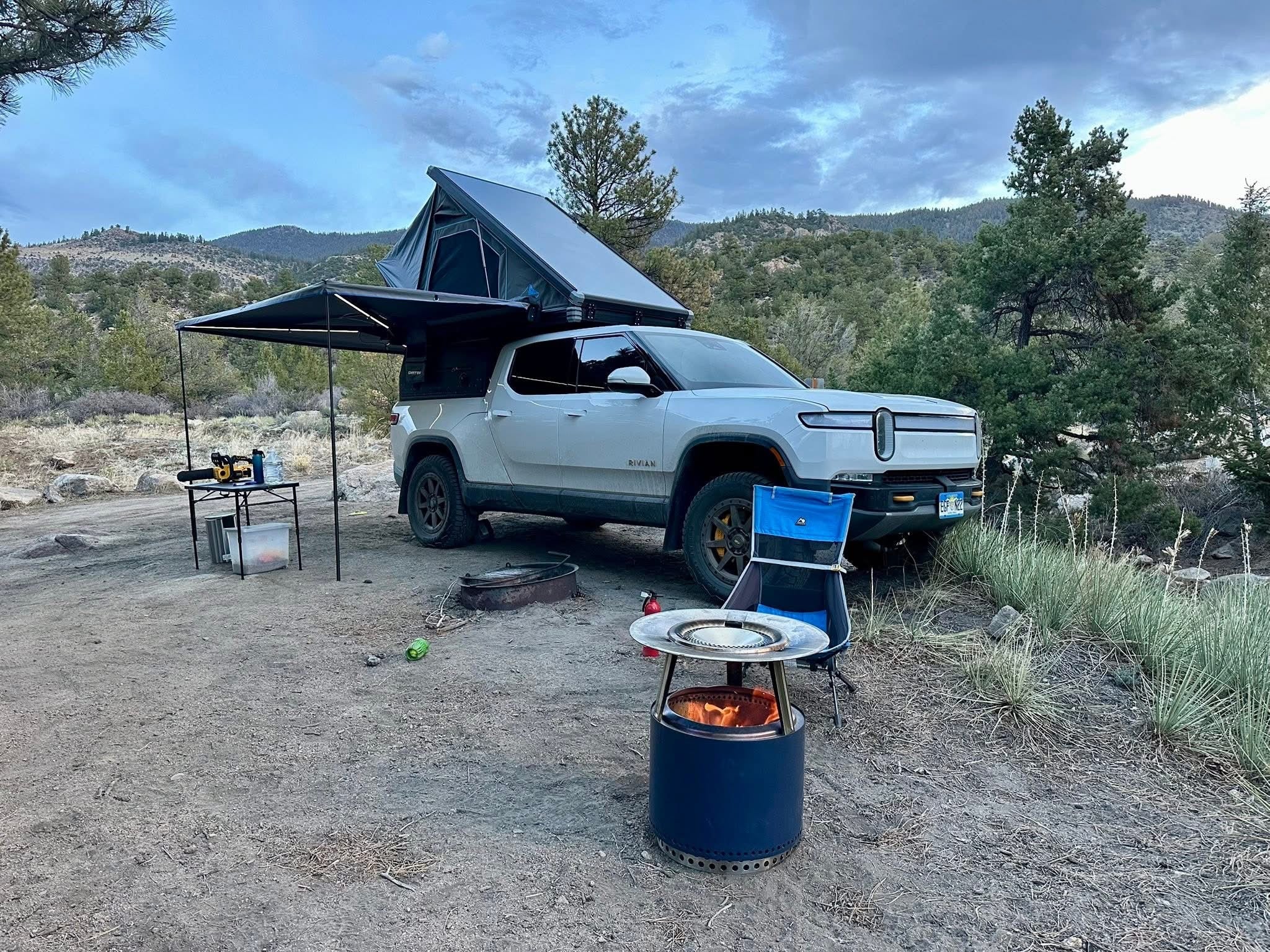 DIRTBOX FREE-STANDING 270-DEGREE AWNING