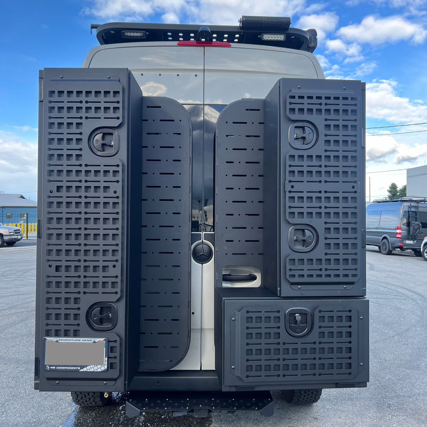 RB Components Small Horizontal Rear Door Box - 4.53 Cu Ft
