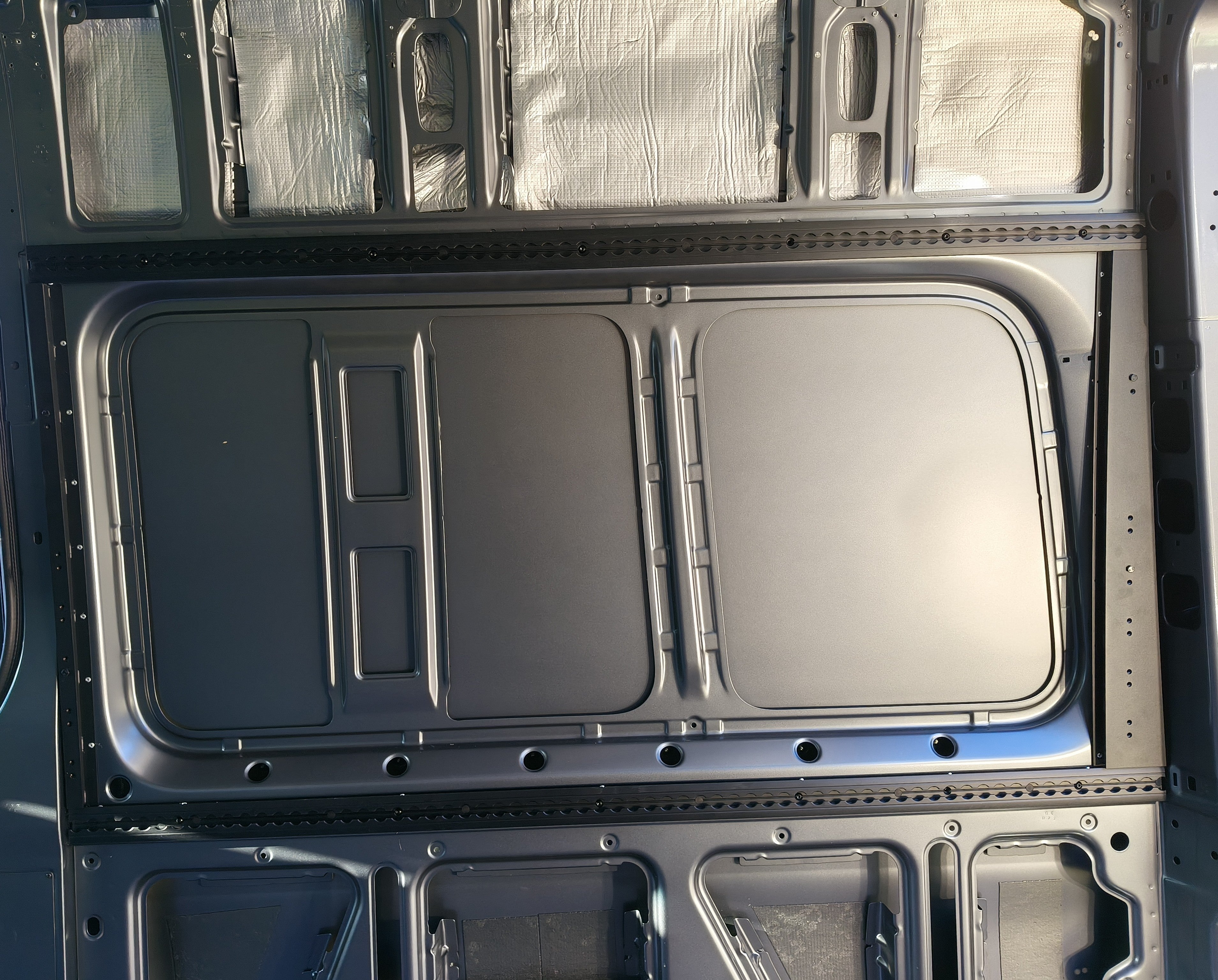 Tec Vanlife 2019+ Sprinter Wall Plate L-Track Kit - Structural Mounting