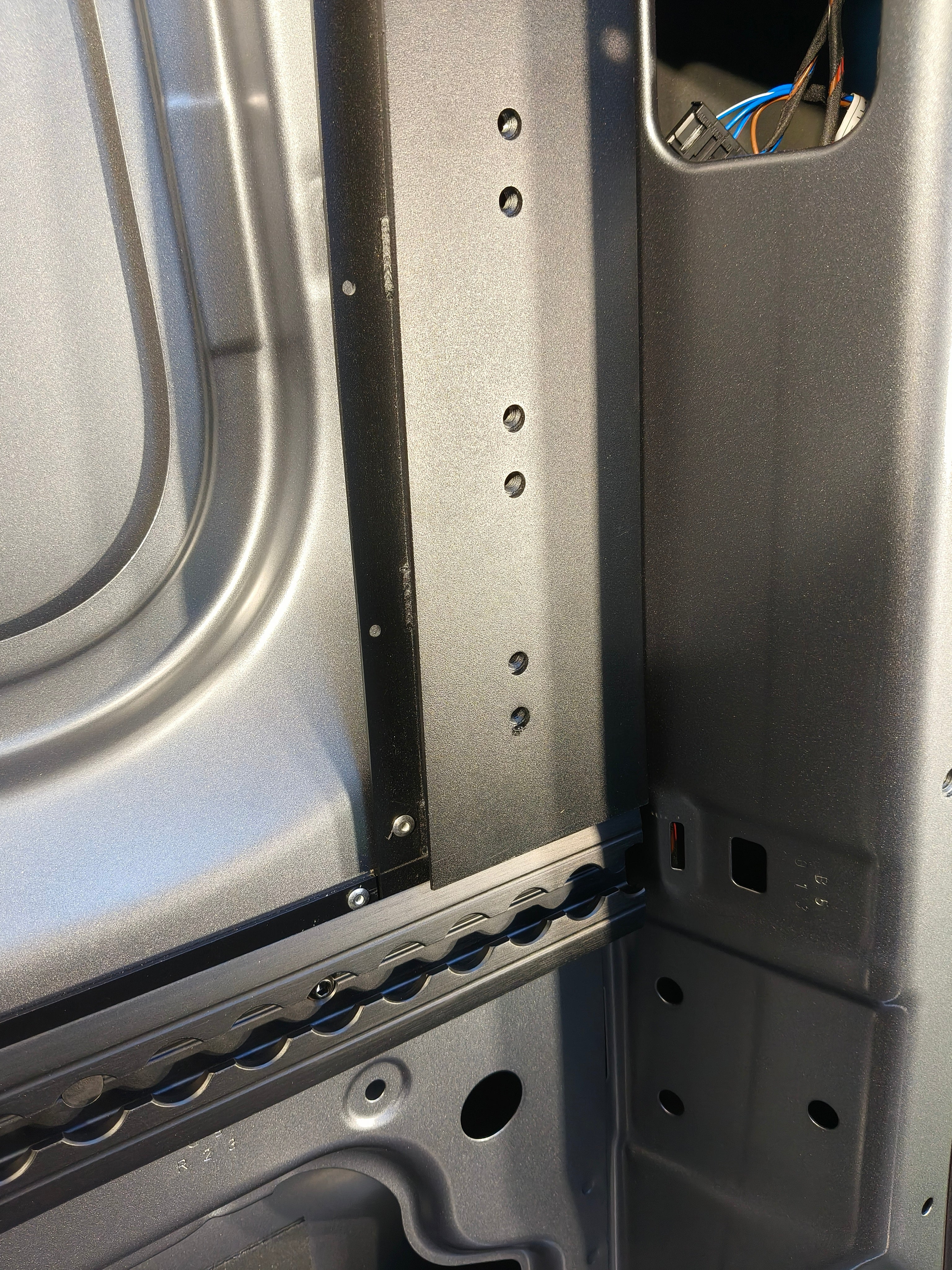 Tec Vanlife 2019+ Sprinter Wall Plate L-Track Kit - Structural Mounting