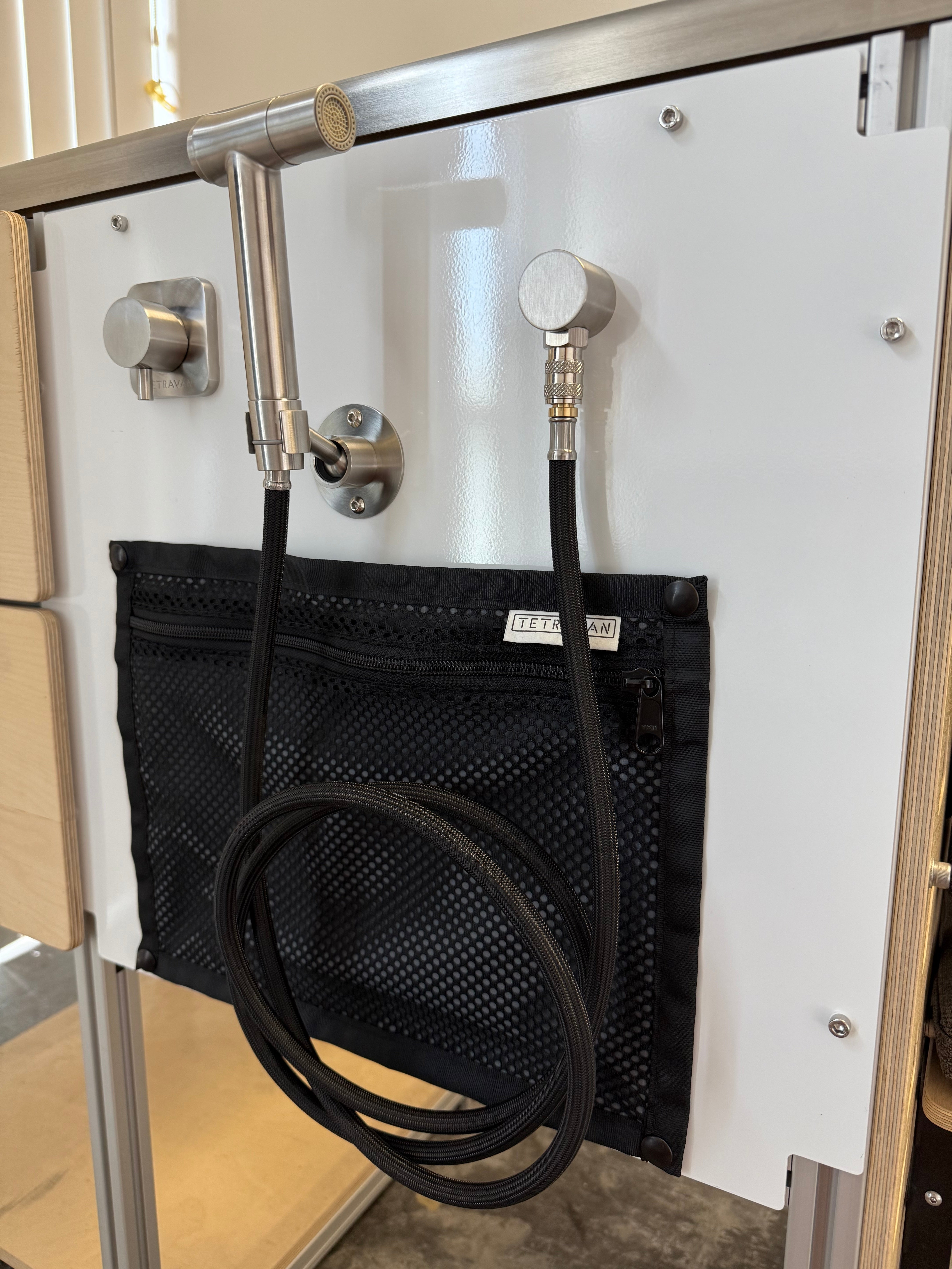 TETRAVAN SHOWER PORT SYSTEM