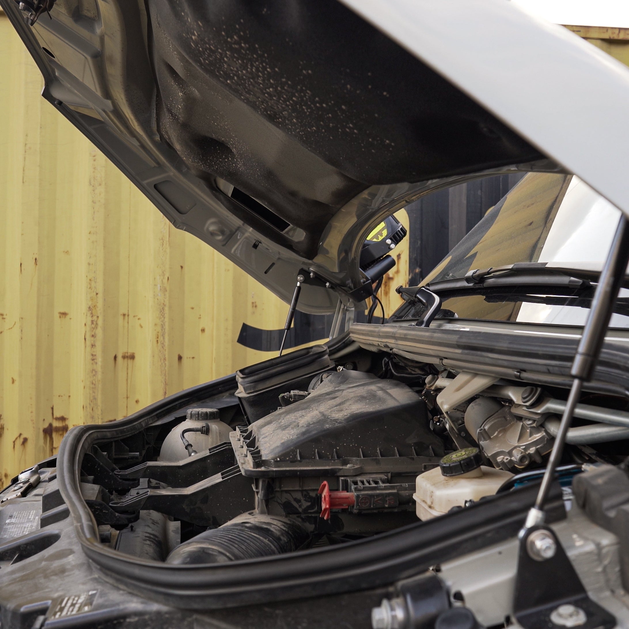VANSPEED HOOD STRUT KIT (2019+)