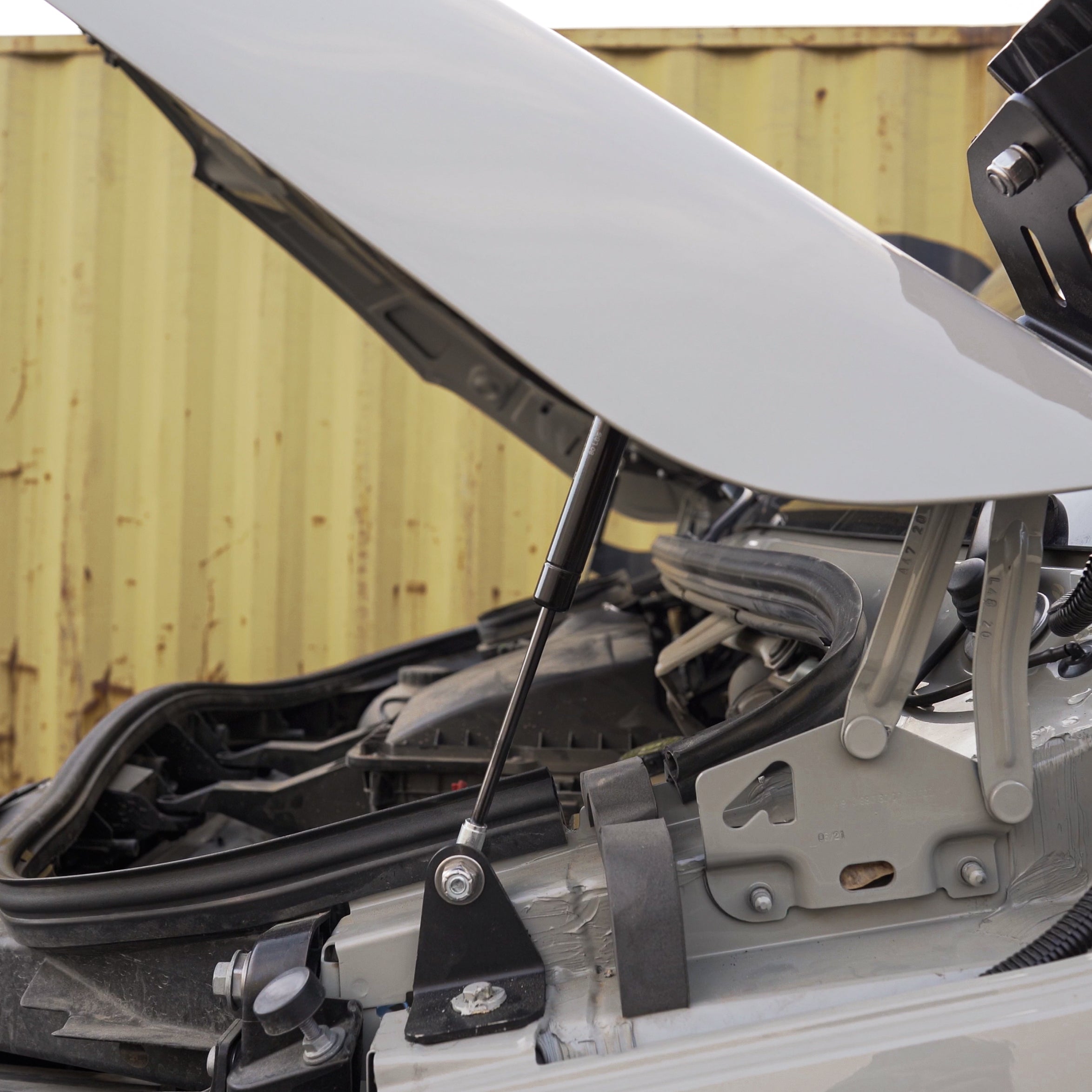 VANSPEED HOOD STRUT KIT (2019+)