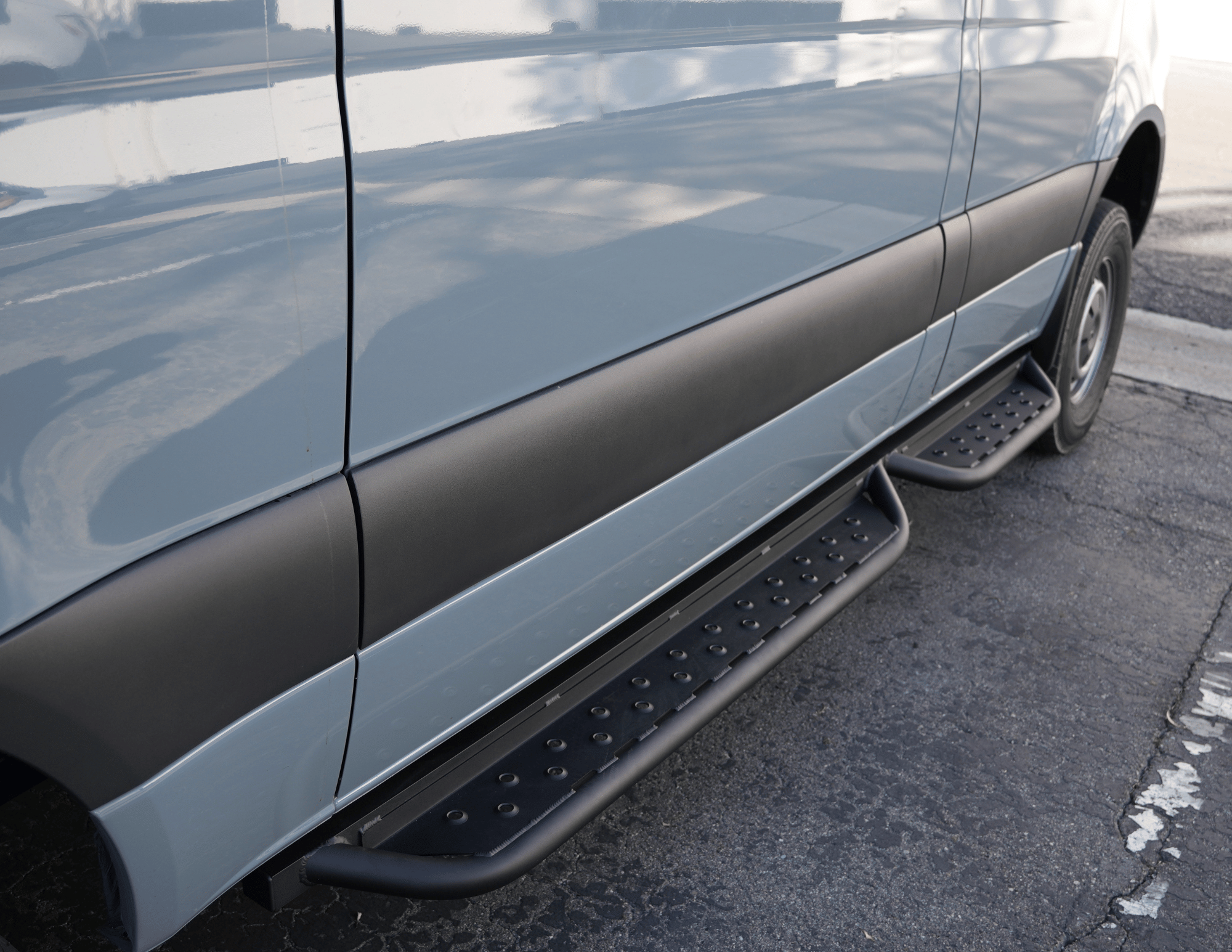 WHITE TOP ADVENTURES SPRINTER SIDE STEPS & HIGH-TRACTION RUNNING BOARDS