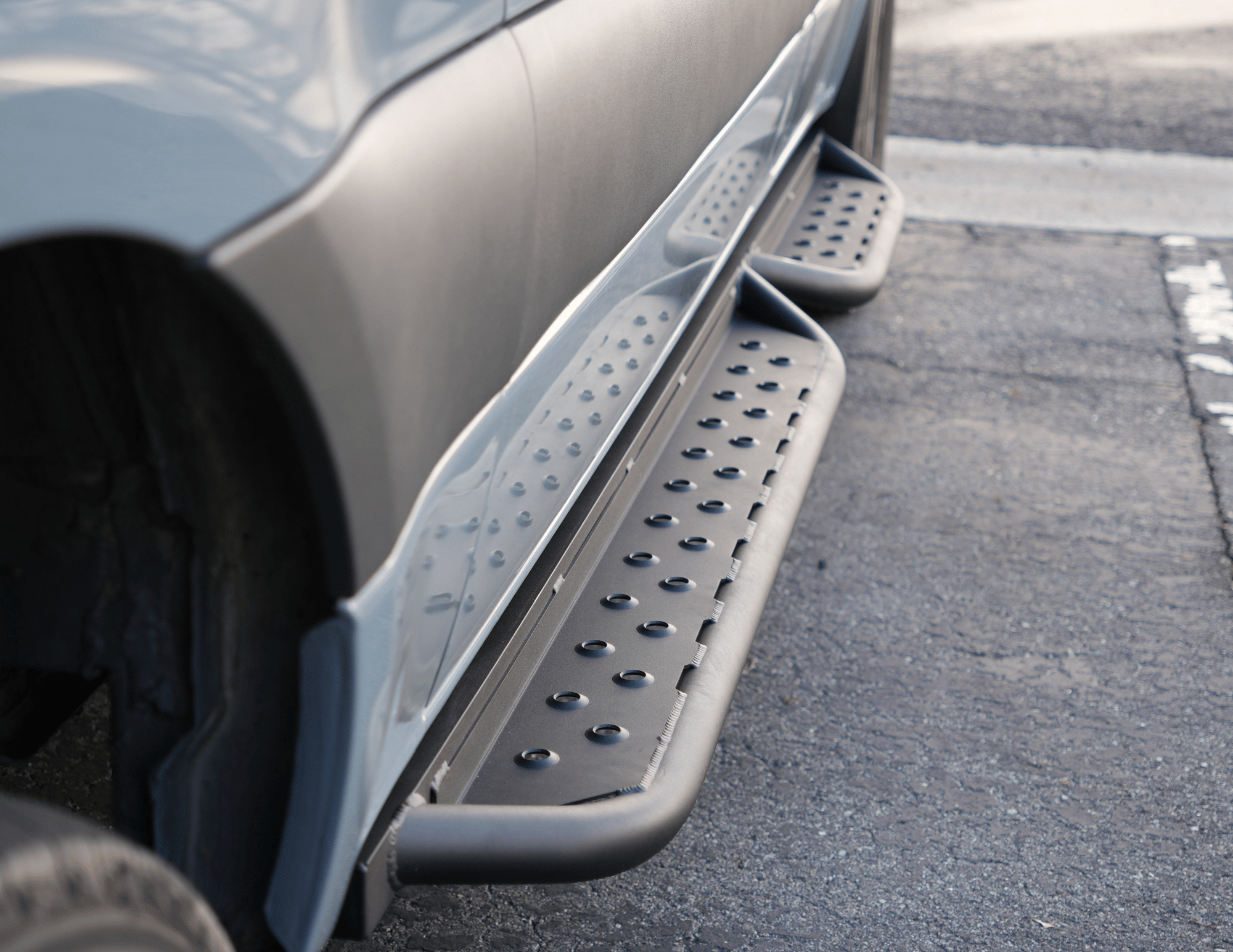 WHITE TOP ADVENTURES SPRINTER SIDE STEPS & HIGH-TRACTION RUNNING BOARDS