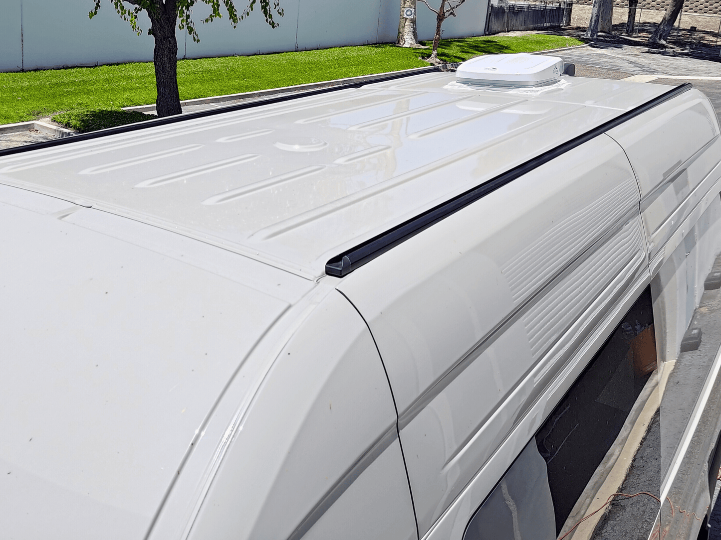 SPRINTER VAN 144" Roof Rail System 07+