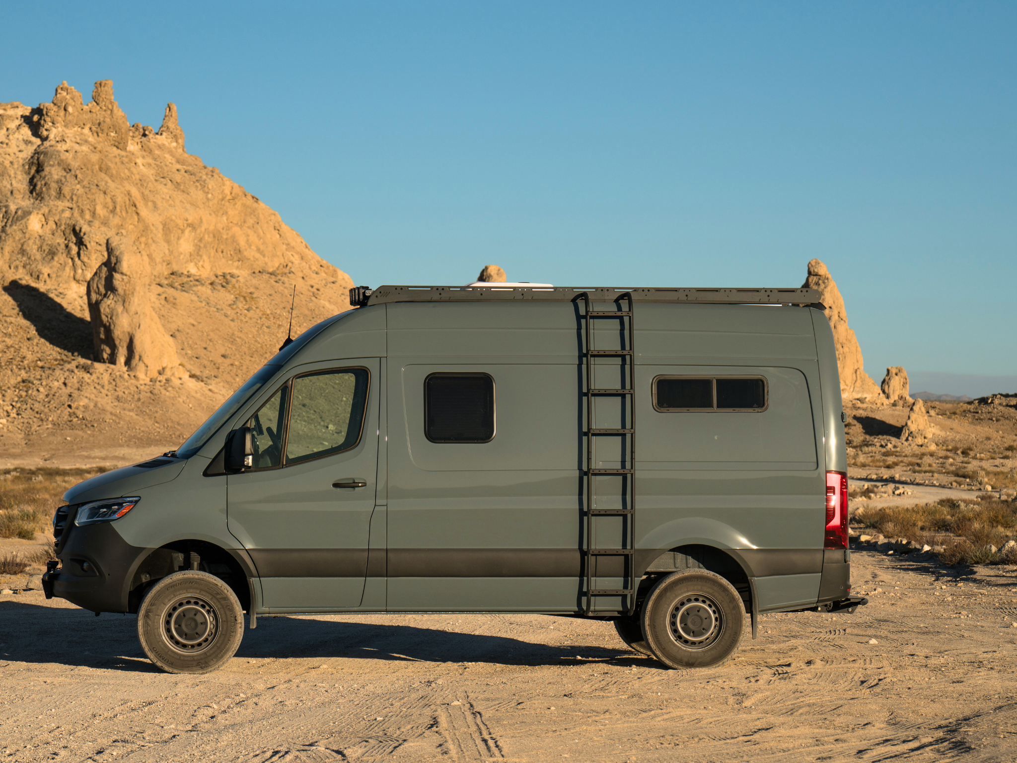 WHITE TOP ADVENTURES® SPRINTER STRATA SIDE LADDER
