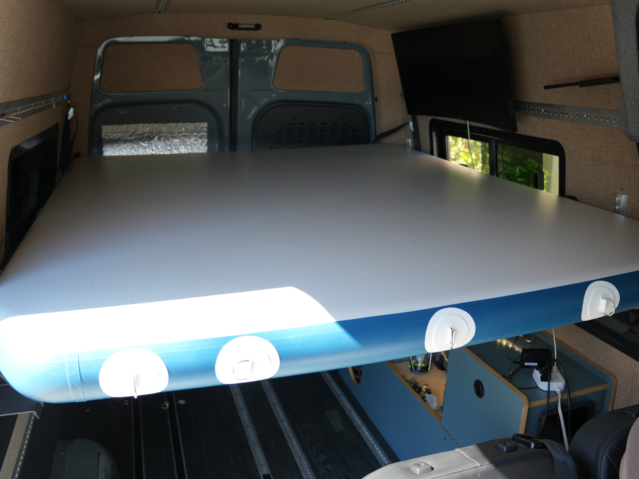 SPRINTER VAN AIR FLOW INFLATABLE BED