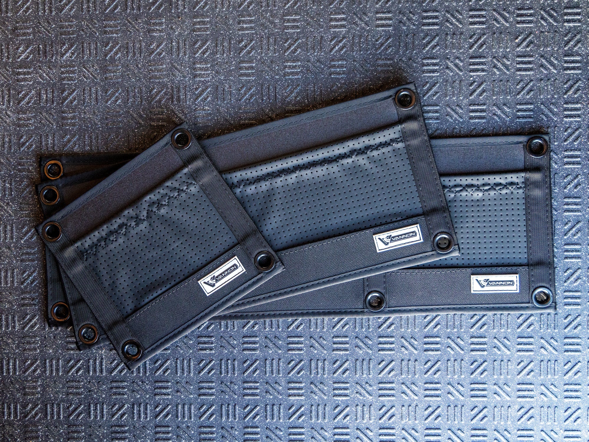 Vannon Expandable Stretch Wall Pouch System